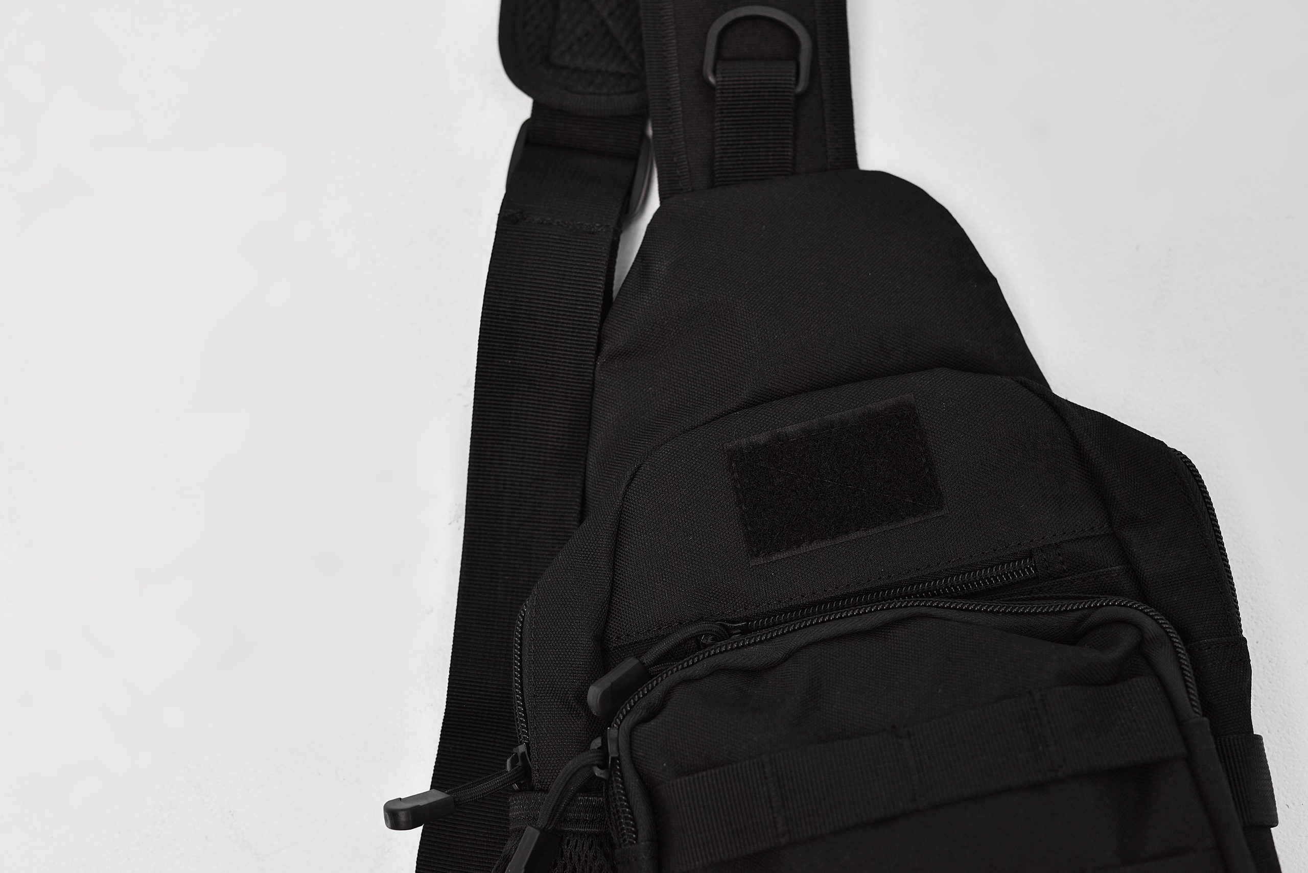 Кейс «Мужские сумки» для маркетплейсов. Фотограф Таина Комбарова