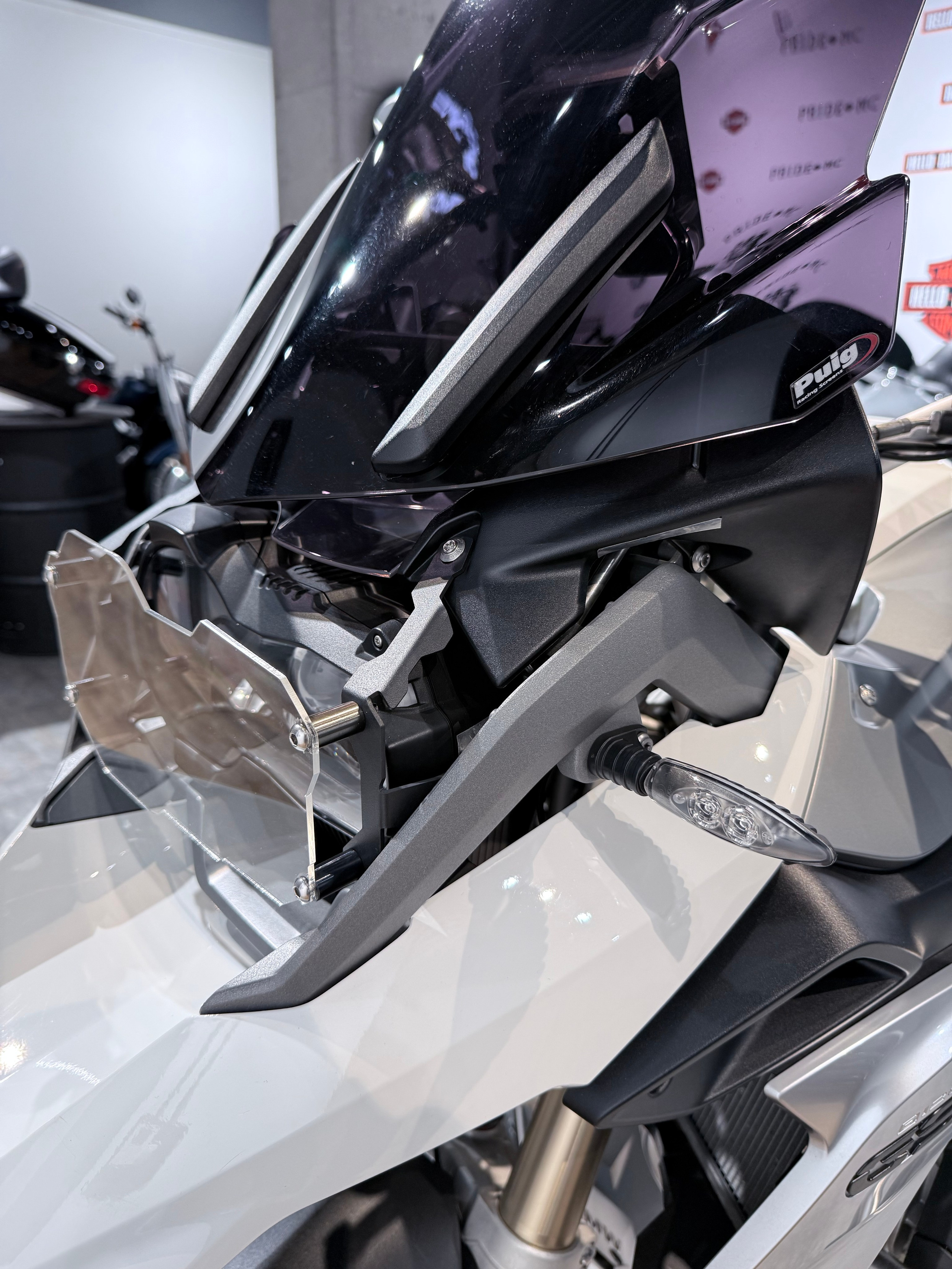 BMW R1200GS Alpine White. Hello Davidson, Москва. Только хорошие мотоциклы…