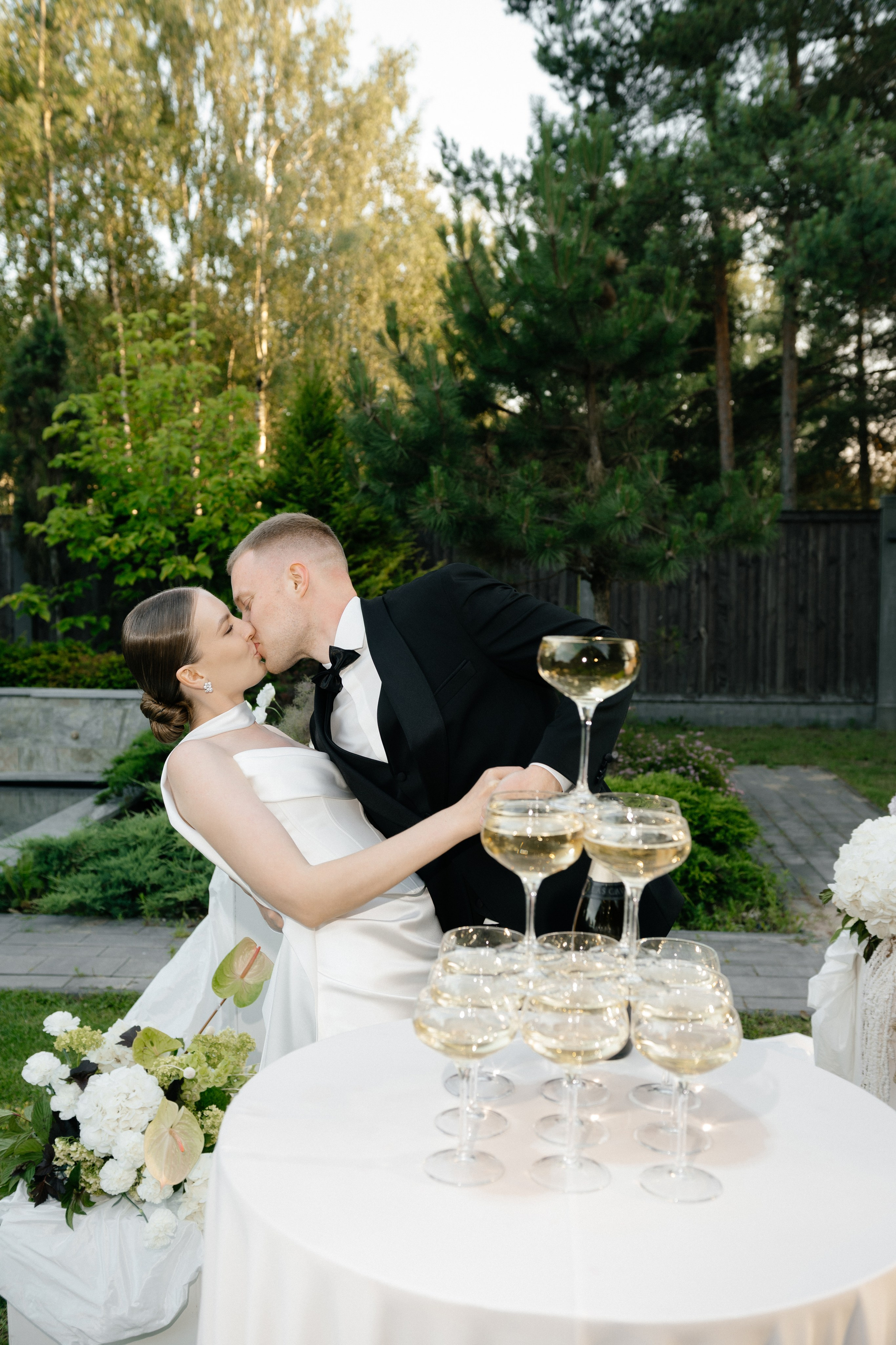 Wedding day in DELICE CHALET. Wedding PHOTOGRAPHER Andrew Vnukov