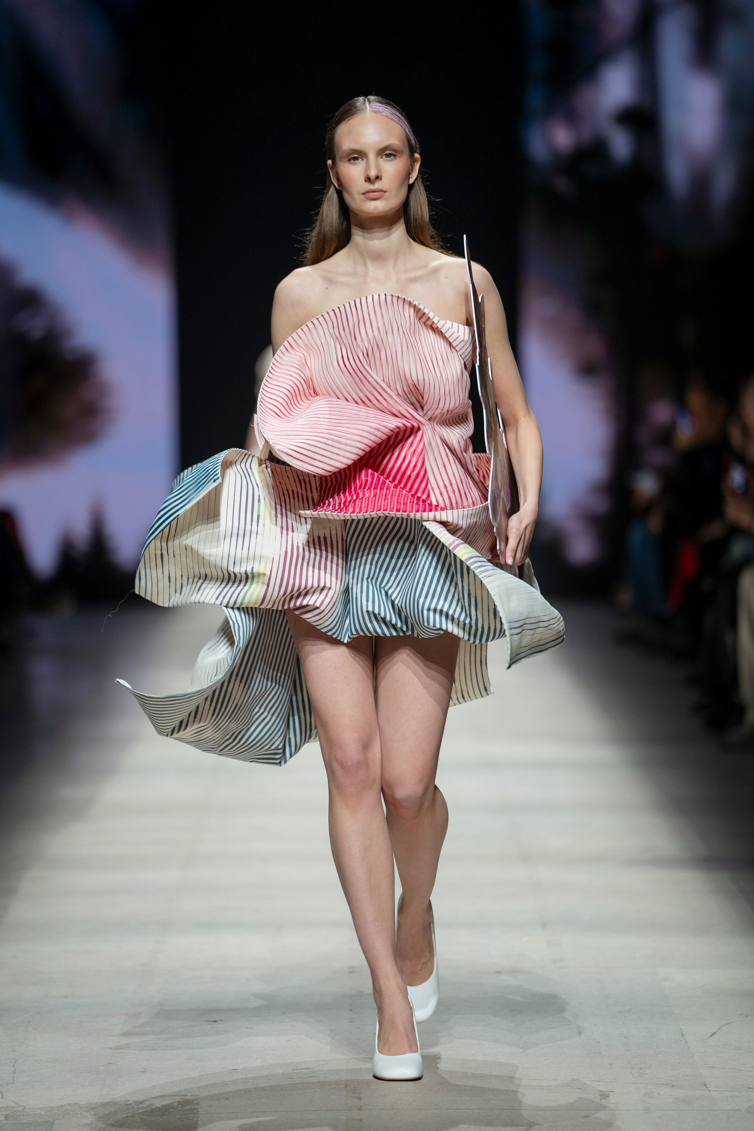 Показ Школы дизайна НИУ ВШЭ на Московской неделе моды. Фотограф в Москве Савкина Евгения