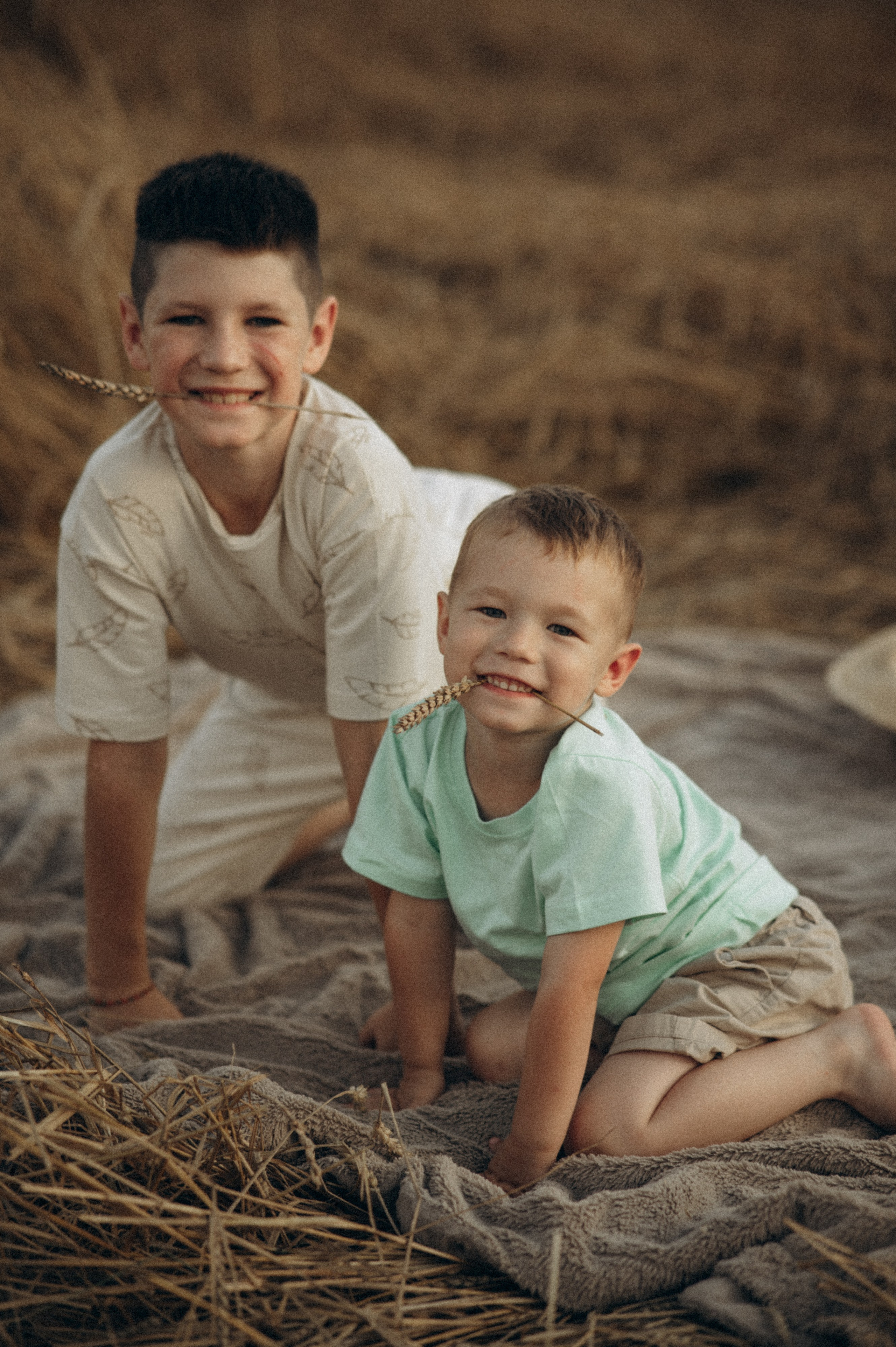 Многодетные в пшенице ❤️. Семейный Фотограф Новосибирск, Школьные фотосессии Новосибирск, школьный фотограф Новосибирск, выпускные альбомы