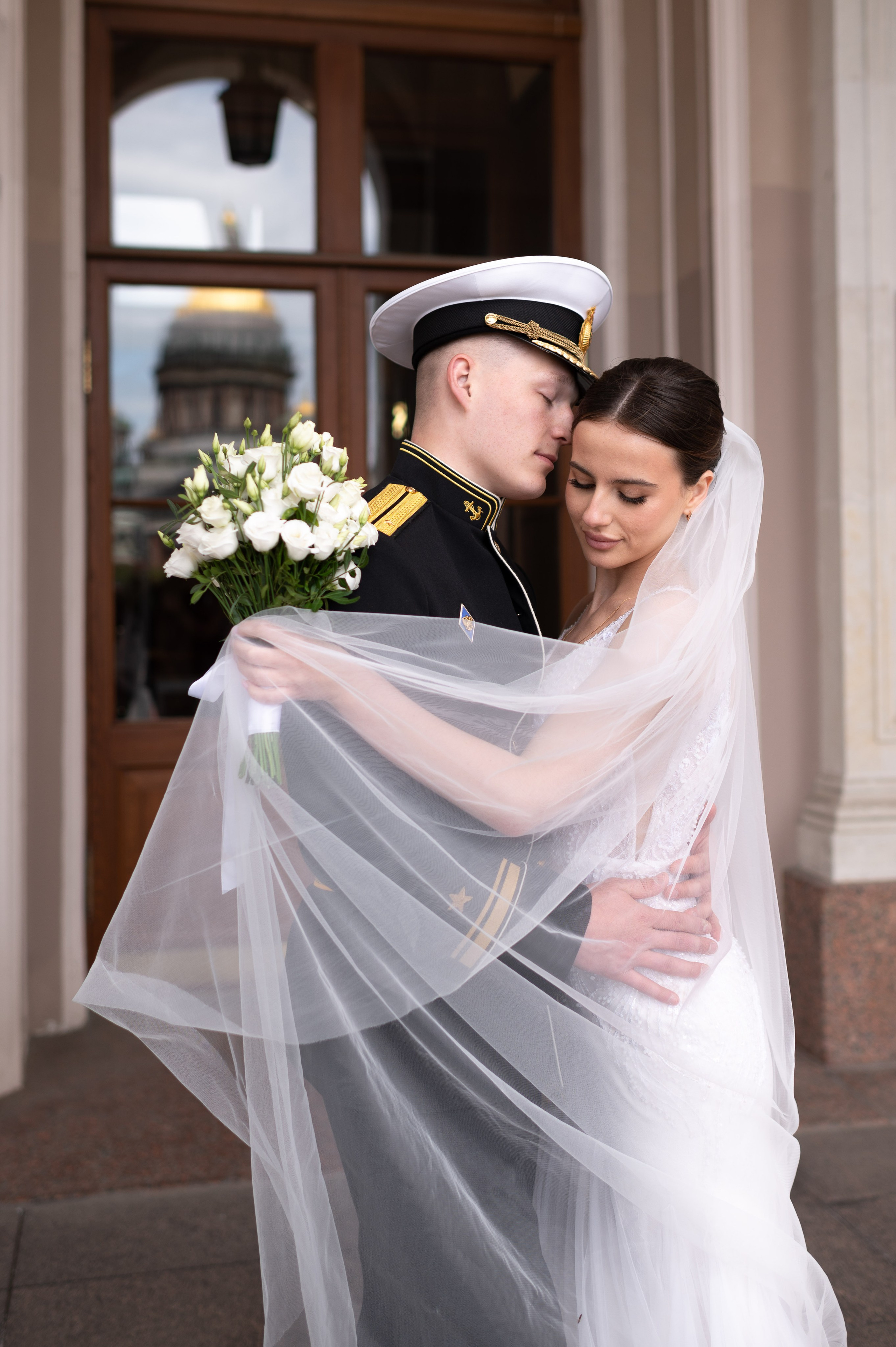 Елизавета и Максим (фотосессия у Дворца Штиглица, набережная Мойки и у Законодательного собрания). Портретный, семейный и свадебный фотограф в Санкт-Петербурге и в Пушкине Ширяев Денис