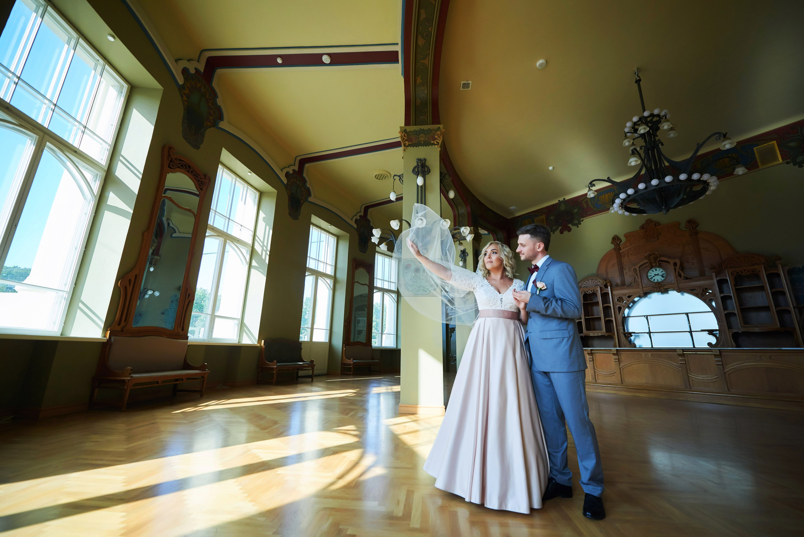 Марта и Анатолий (фотосессия на Витебском вокзале). Портретный, семейный и свадебный фотограф в Санкт-Петербурге и в Пушкине Ширяев Денис