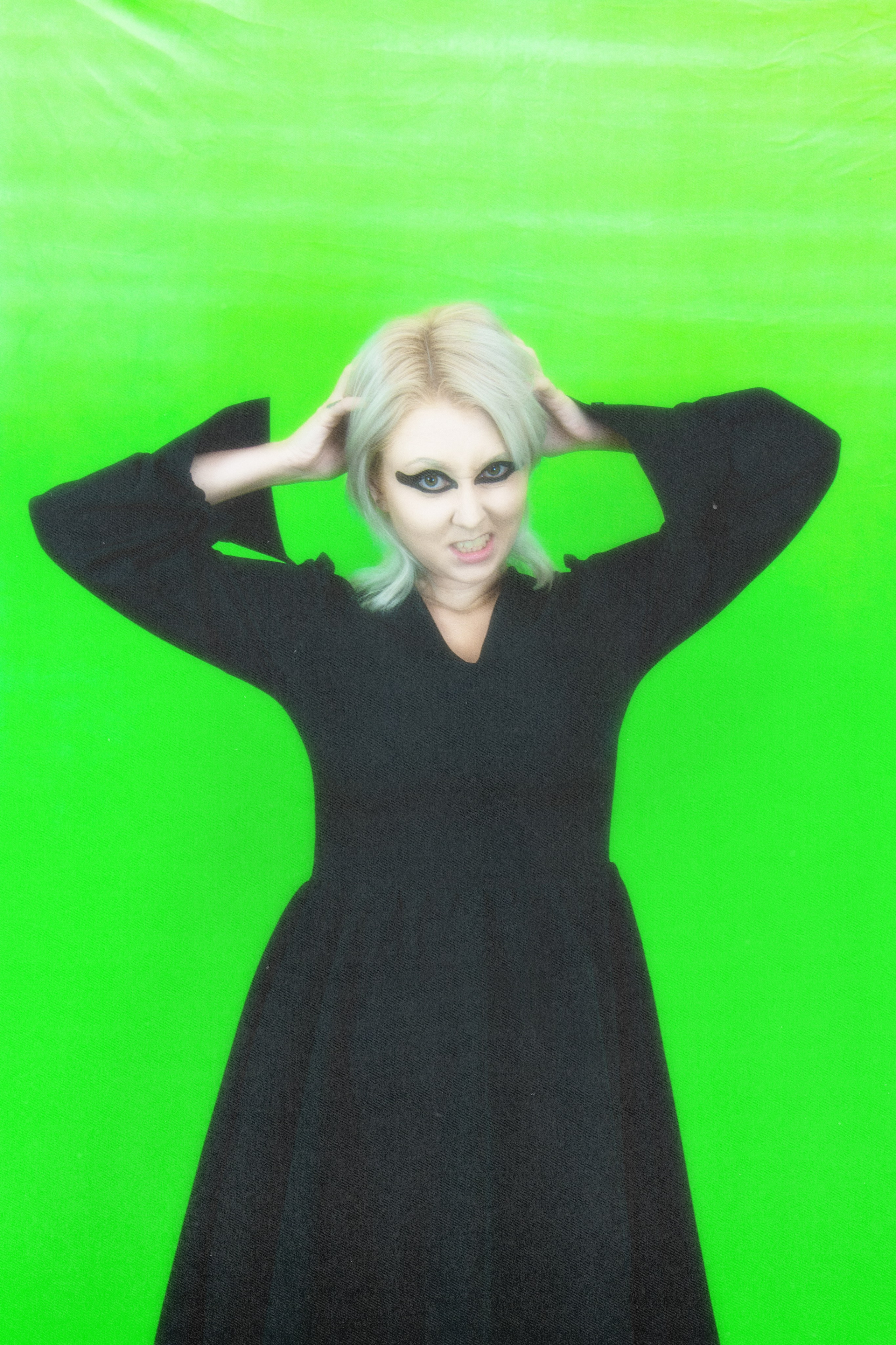 AGGRESSIVE ACIDIC INNER WORLD. Креативный фотограф Лина Селина