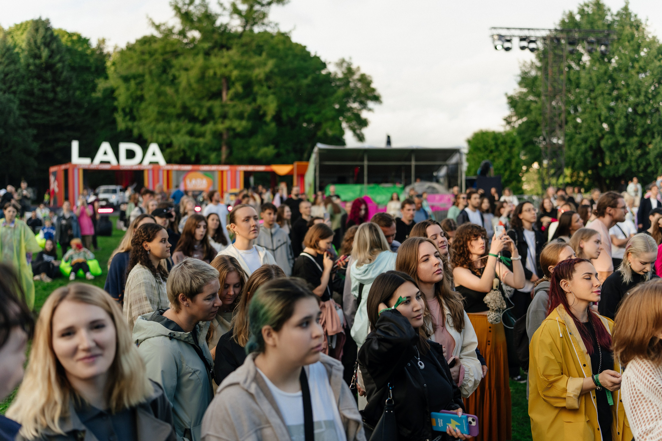 Пикник Афиши стенд ЛАДА. Андрей Сухинин репортажный свадебный фотограф Санкт-Петербург