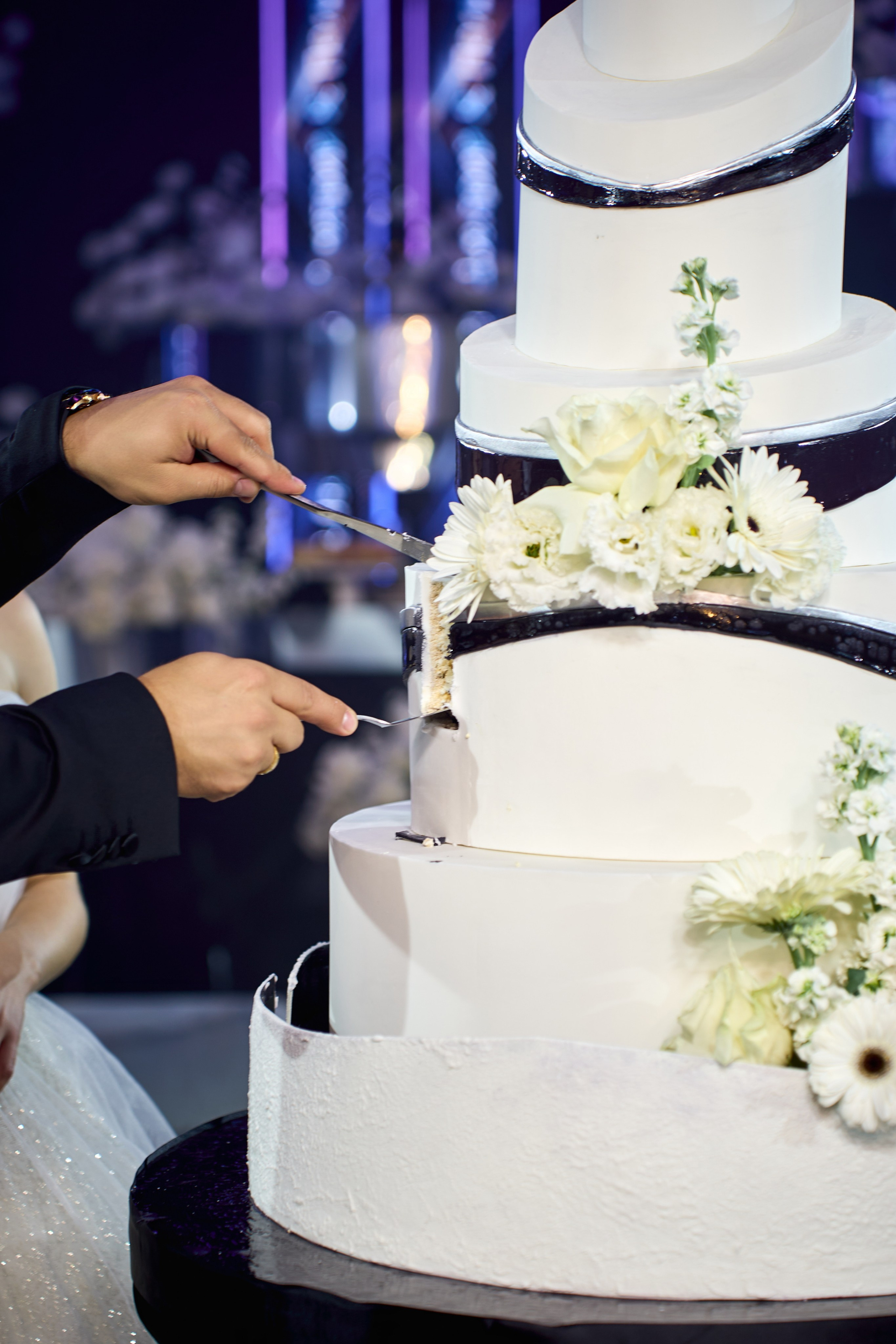 Свадьба с искусственным интеллектом в Усадьбе фамилии от ТВИНС СТУДИО лучших фотографов Краснодара. ТВИНС СТУДИО — лучшие свадебные фотографы и видеографы в Краснодаре