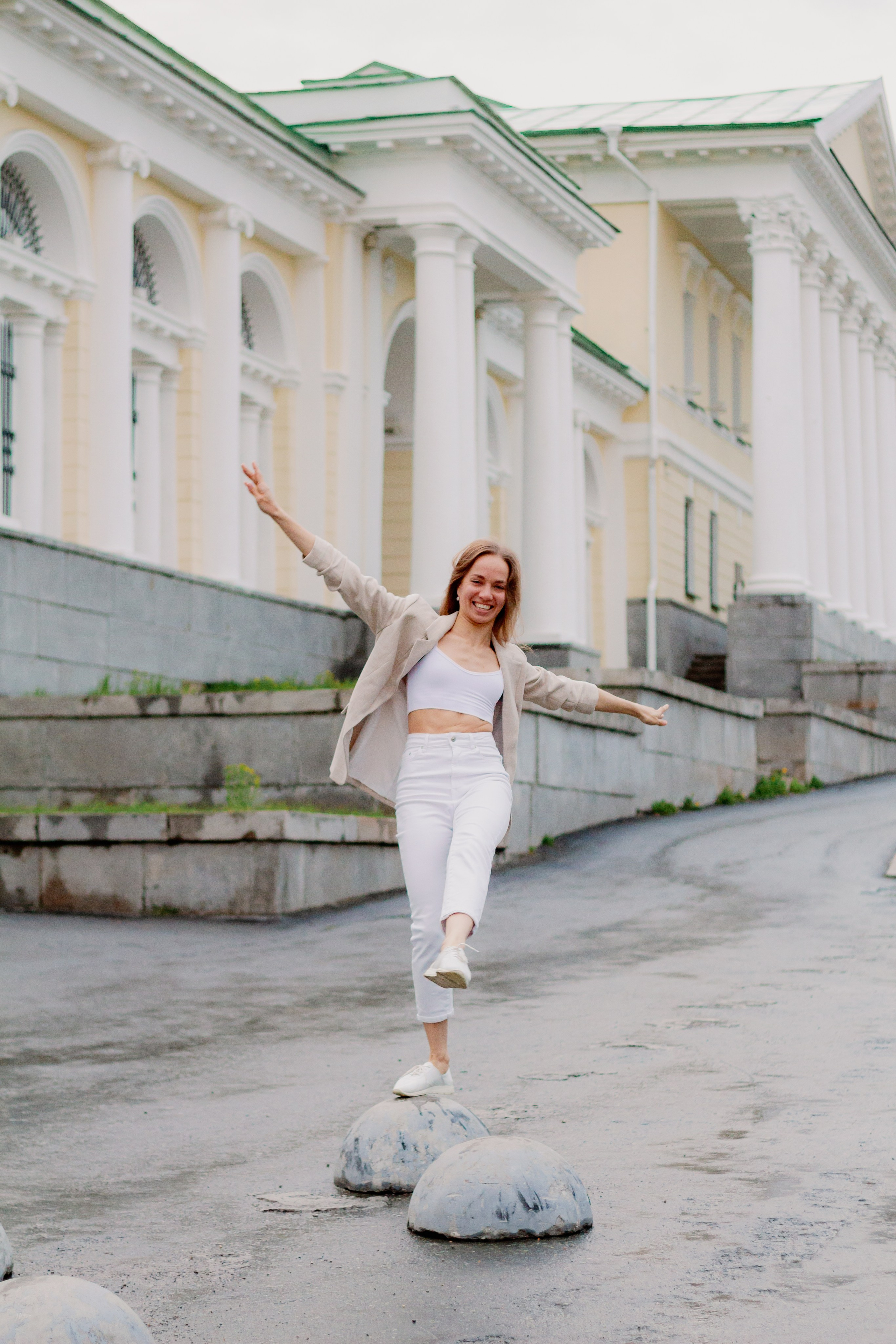 Фотосессия с цветущими яблонями, Екатеринбург. Фотопрогулка. Фотограф в Екатеринбурге Пойгина Елена