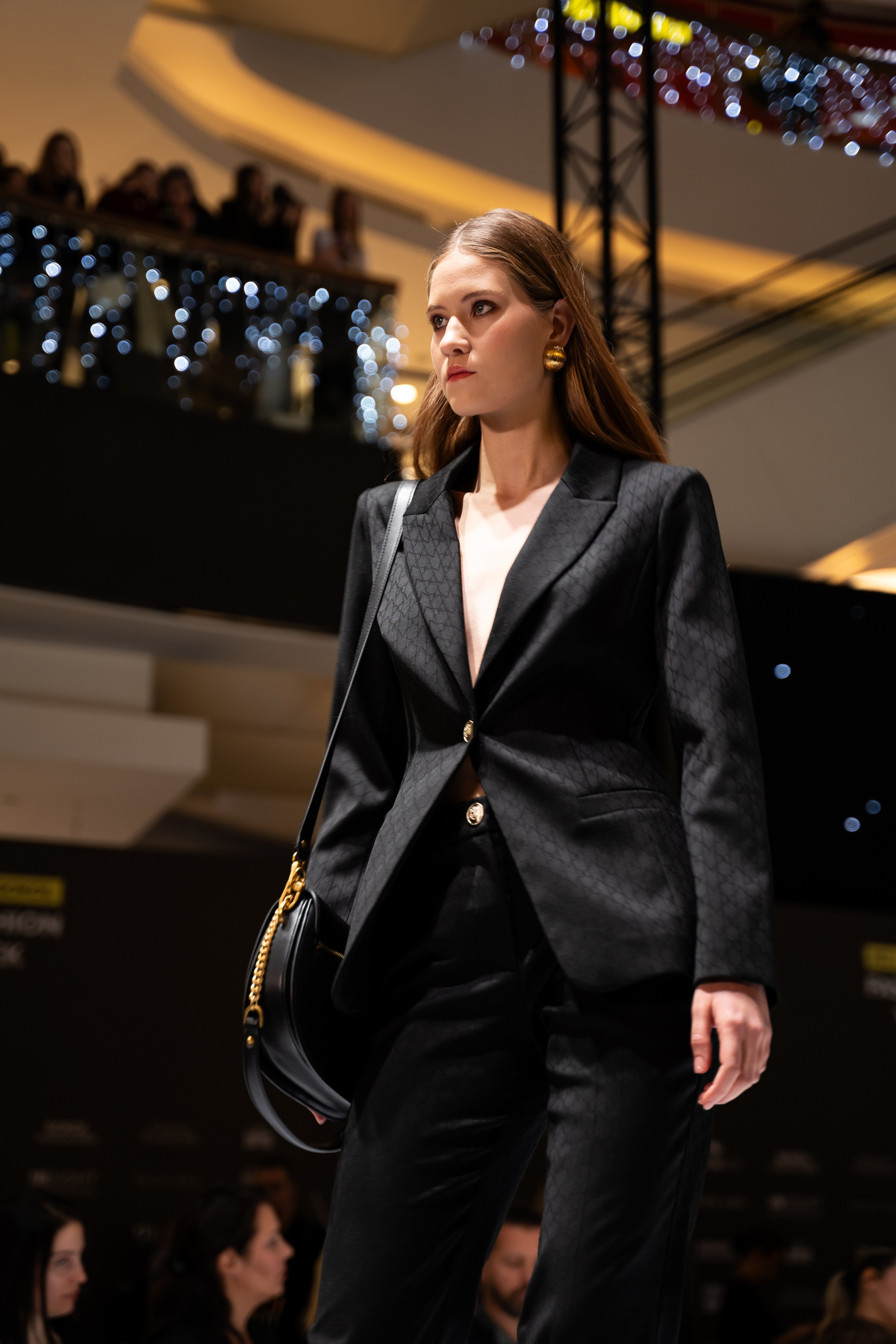 Показ SOKOL FASHION WEEK 2024. Фотограф женского портрета и репортажной съёмки Алексеева Анна г. Москва