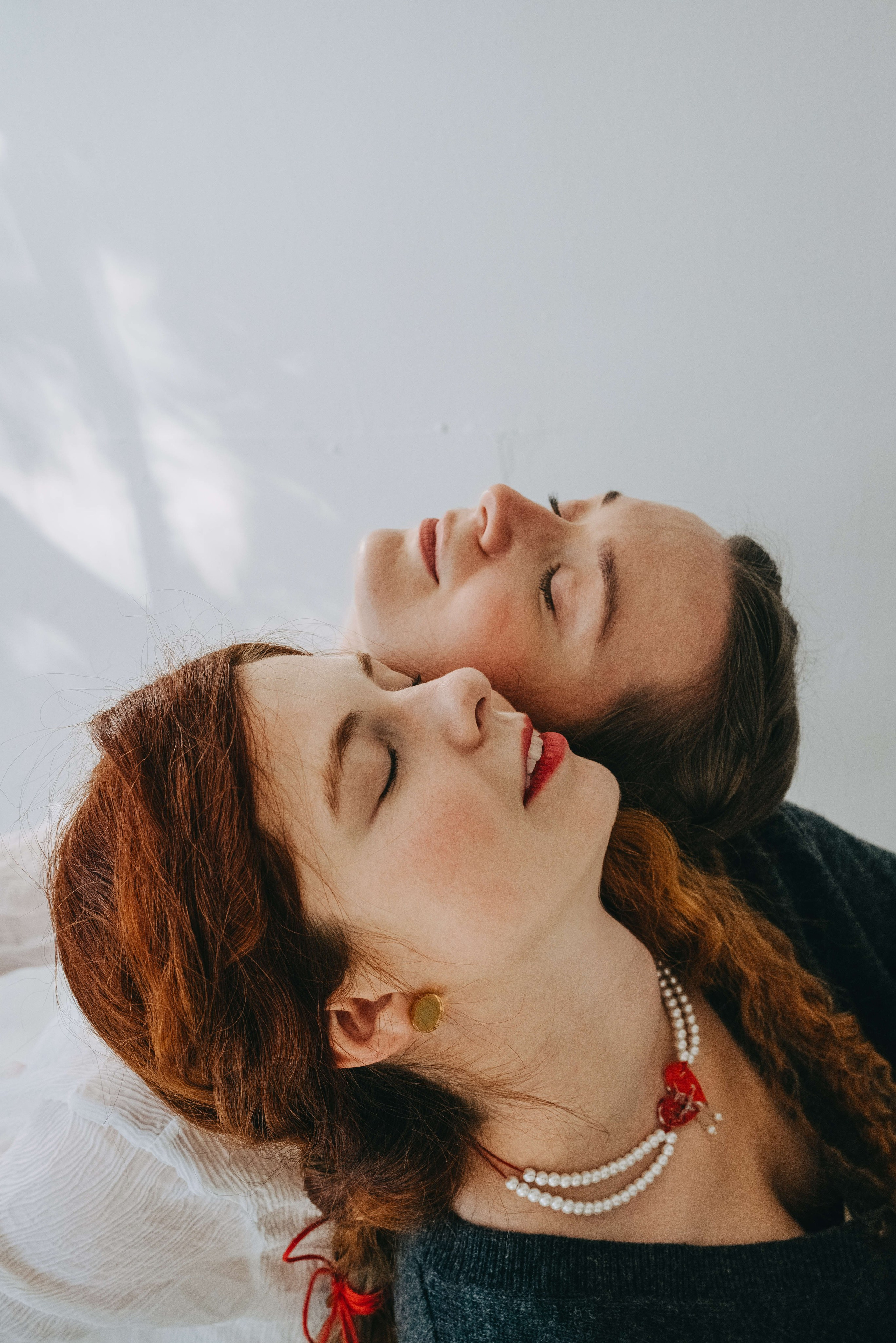 Съемка для бренда украшений в славянском стиле. Портретный и свадебный фотограф в Тбилиси • xeniqo