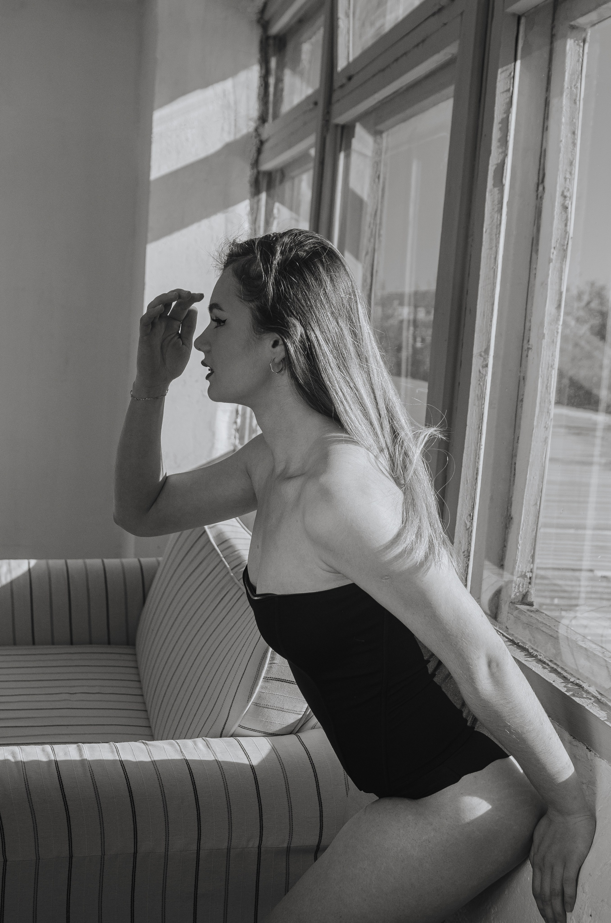 Женская фотосессия в стиле минимализм. Денисова Аля — фотограф для парных съемок и индивидуальных историй в Барнауле