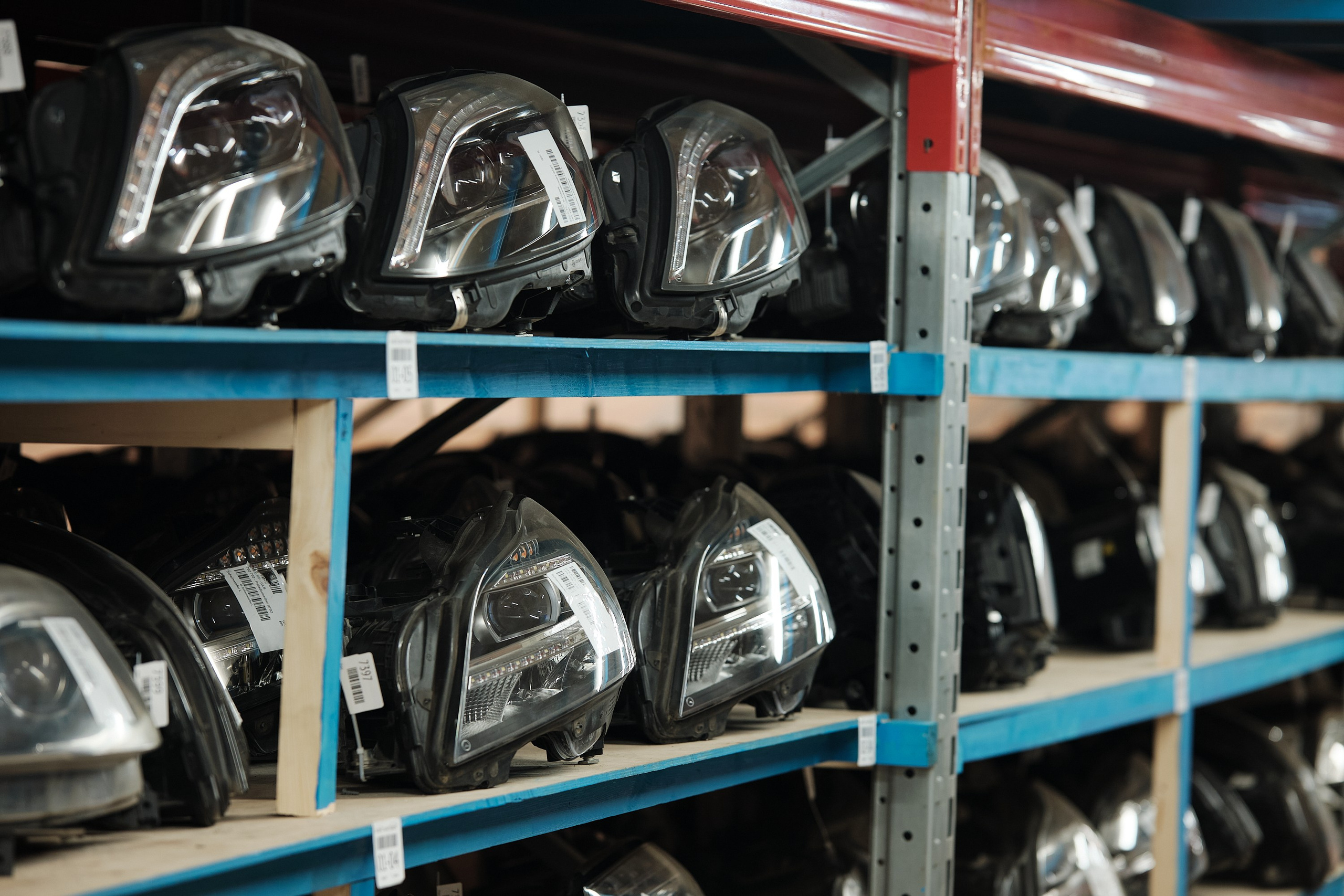 «Передняя фара Mercedes-Benz W213 правая оригинальная запчасть»«Левая LED фара для Mercedes-Benz E-Class W213 с адаптивным освещением»«Запчасть фара Mercedes-Benz S-Class W222 комплектная с блоком управления»«Оригинальная фара Mercedes-Benz GLC X253 правая с LED матрицей»«Передняя фара Mercedes-Benz C-Class W205 левая с дневными ходовыми огнями»«Фара Mercedes-Benz V-Class W447 правая с адаптивным дальним светом»«LED фара Mercedes-Benz GLS X167 левая оригинальная деталь»«Фара Mercedes-Benz A-Class W177 правая для замены, оригинал»«Передняя фара Mercedes-Benz GLE W167 левая с системой MULTIBEAM LED»«Запчасть фара Mercedes-Benz CLA C118 правая с динамическими поворотниками»