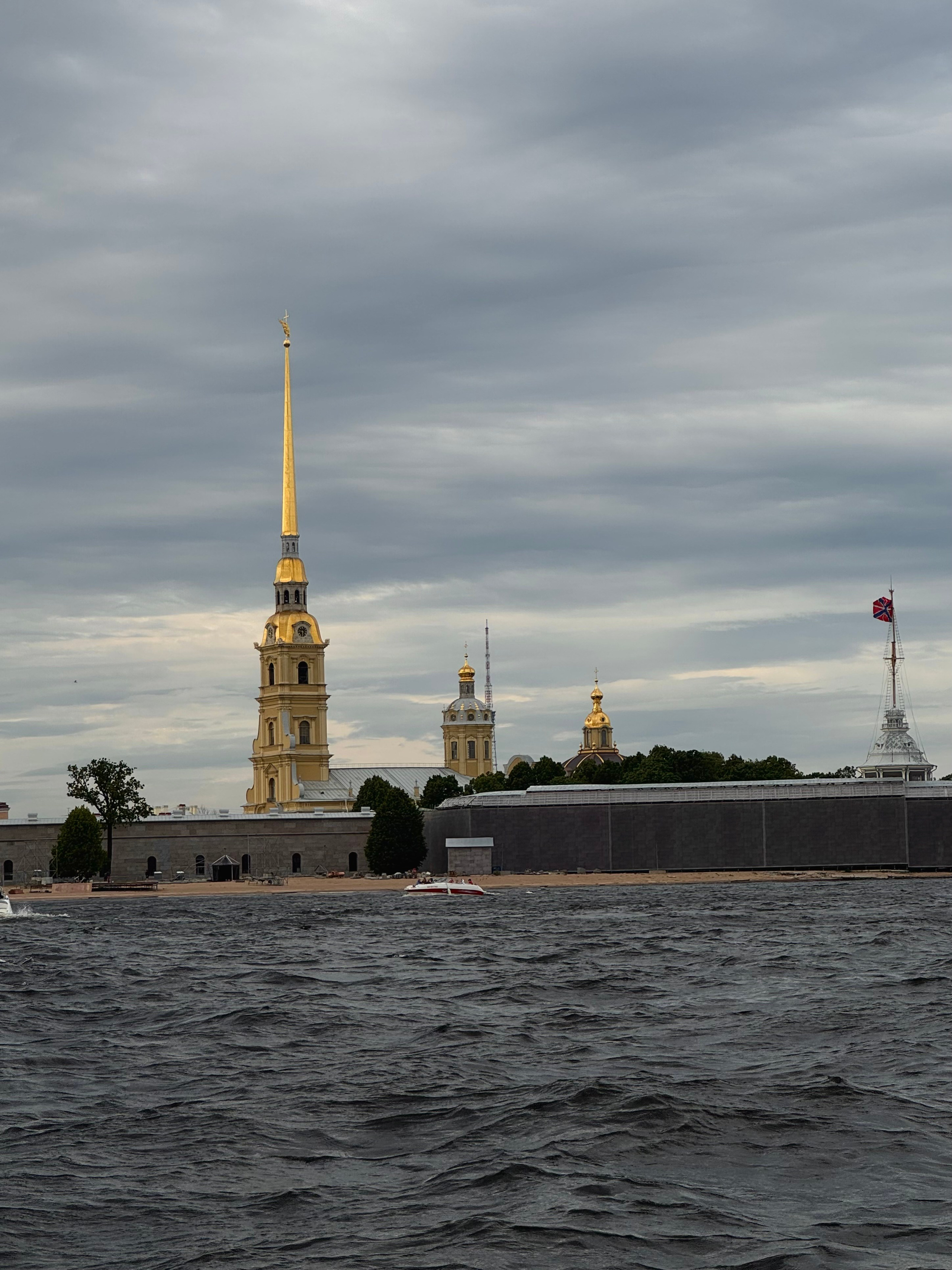 Екатерина и Никита [на айфон 15 про]. Утонченный фотограф в Санкт-Петербурге Ксения Пелевина