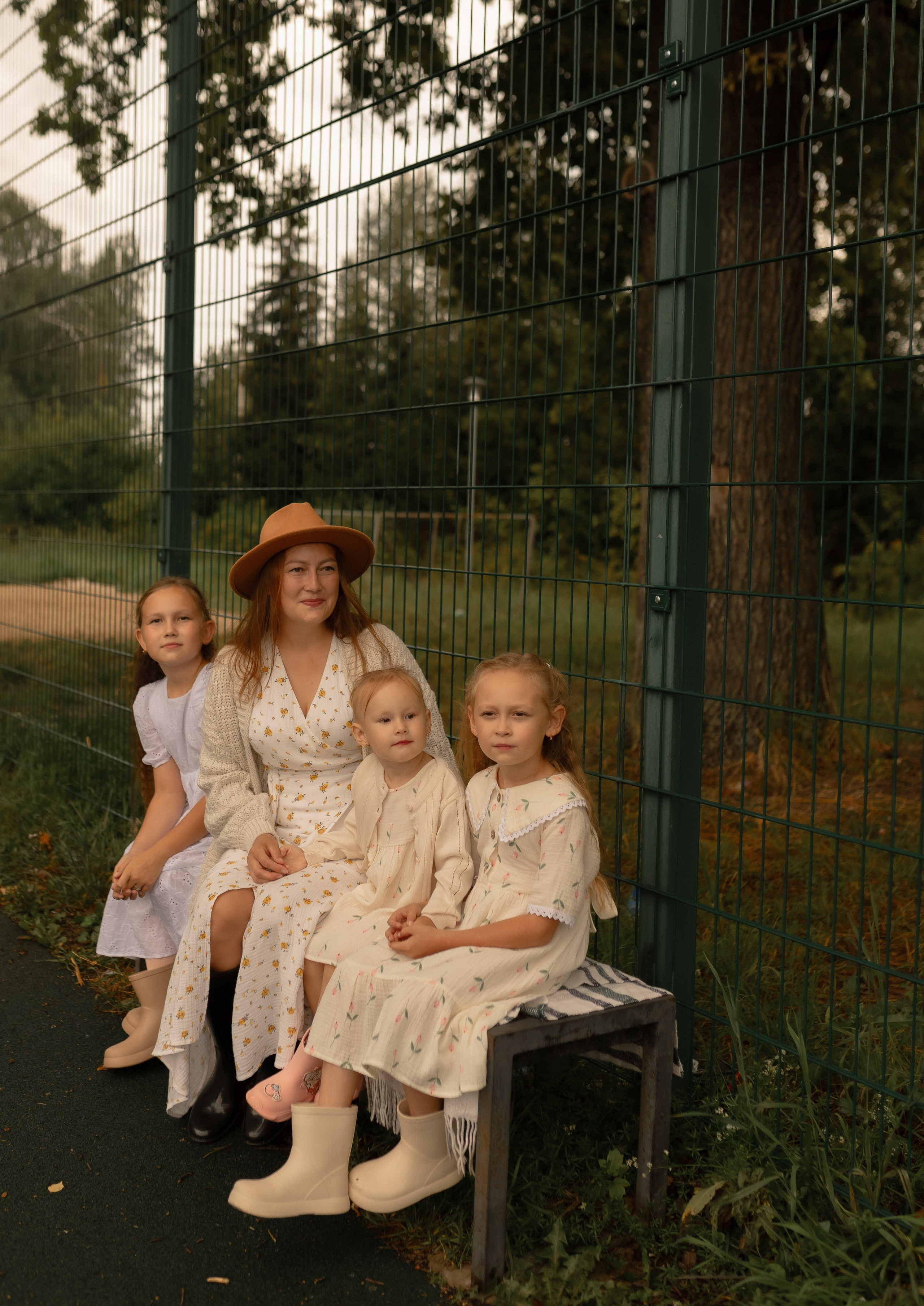 Мама Алина, Маша, Дина и Анечка. Фотограф Татьяна Семенова