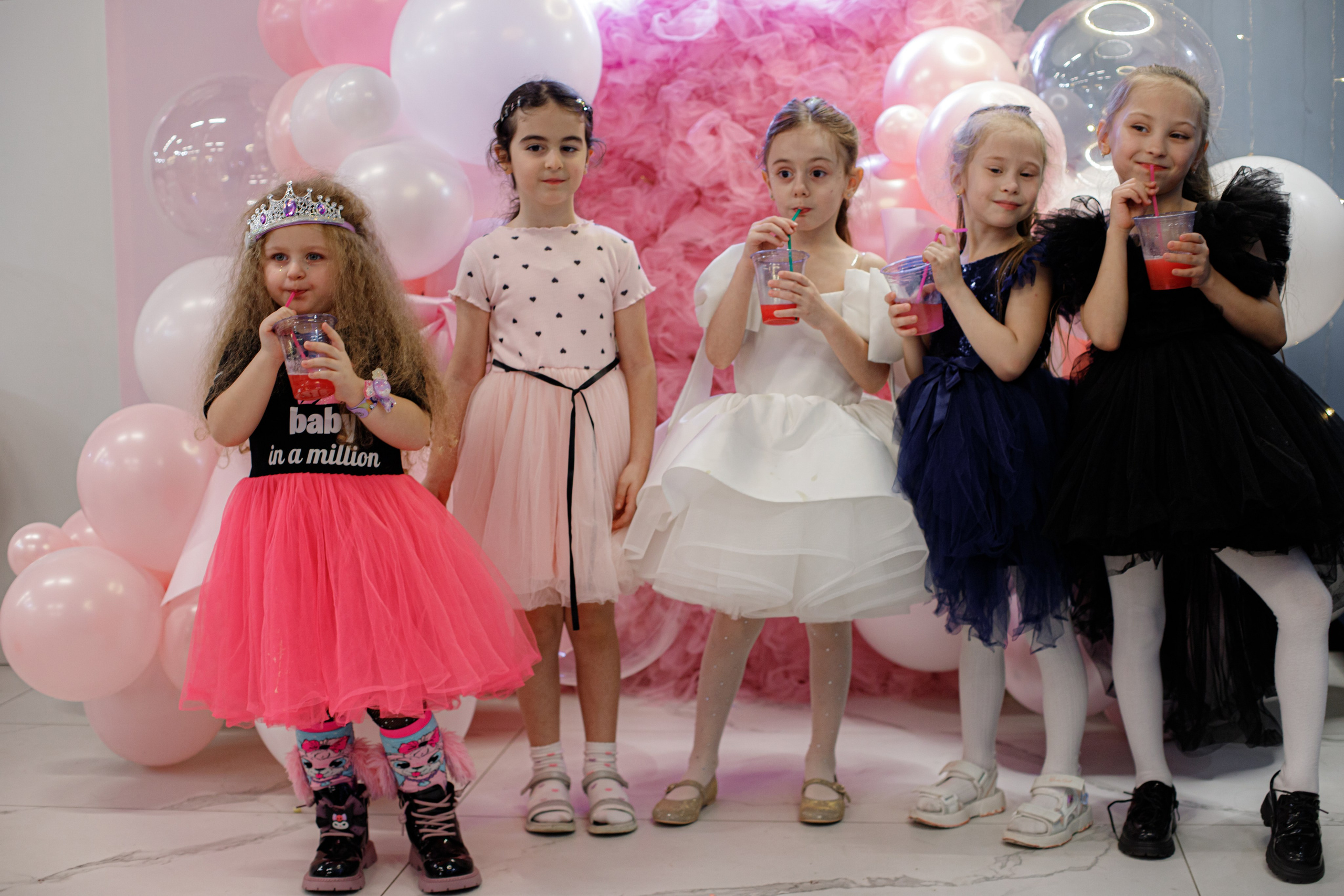 ASIA'S BIRTHDAY PARTY. Photokarish