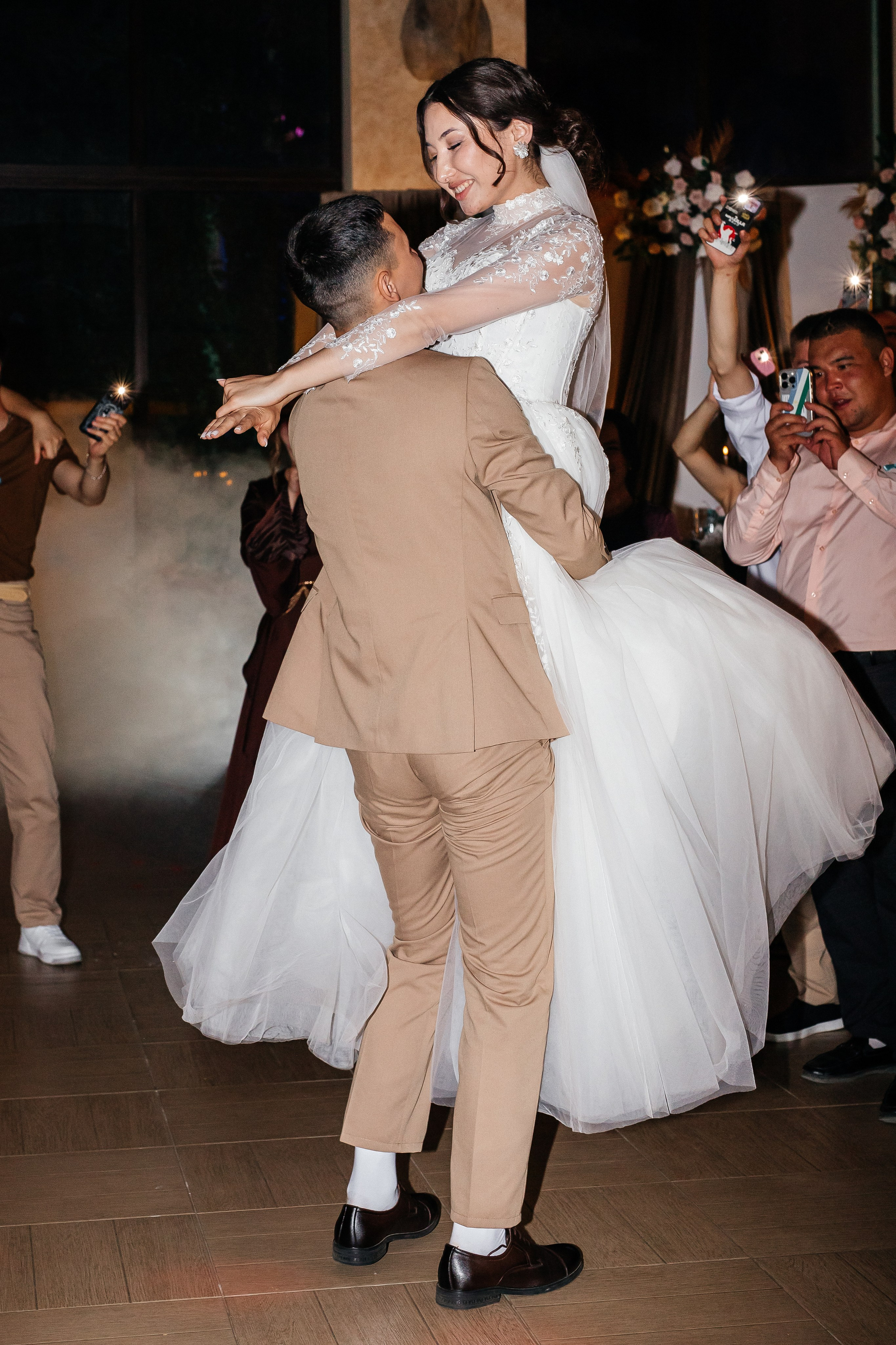 Свадьба в Динопарке. Свадебный фотограф Виктория Чуйко Магнитогорск. Визуал для бизнеса