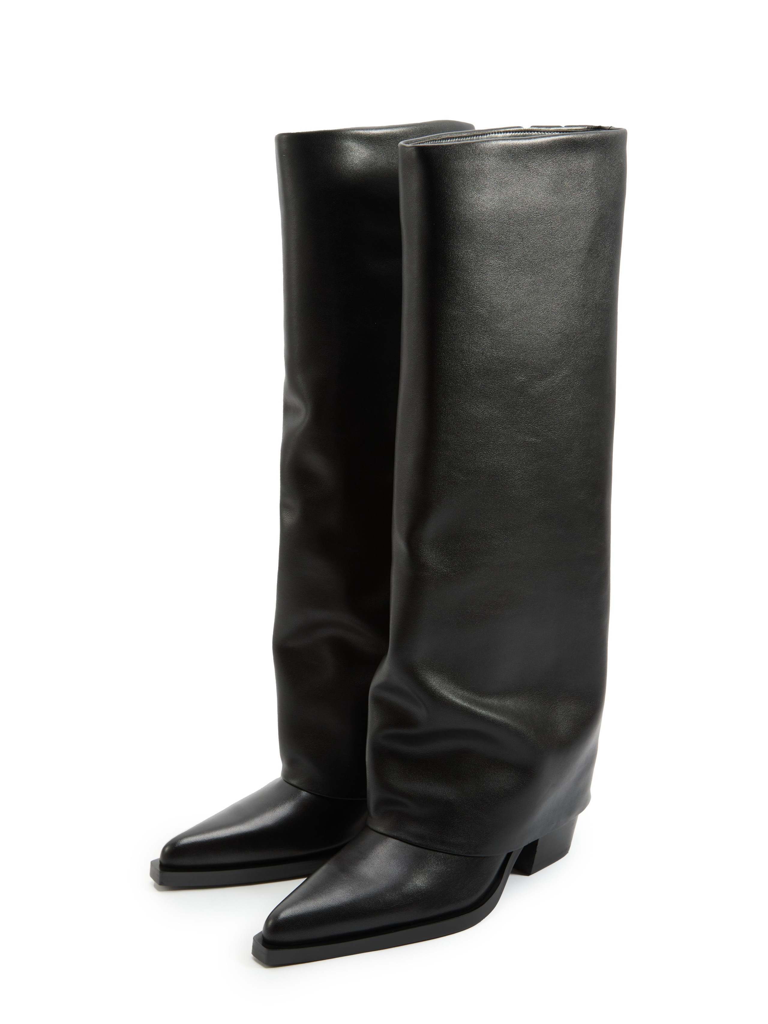 Каталожная фотография обуви. Фотограф в Москве Егор Гончаров