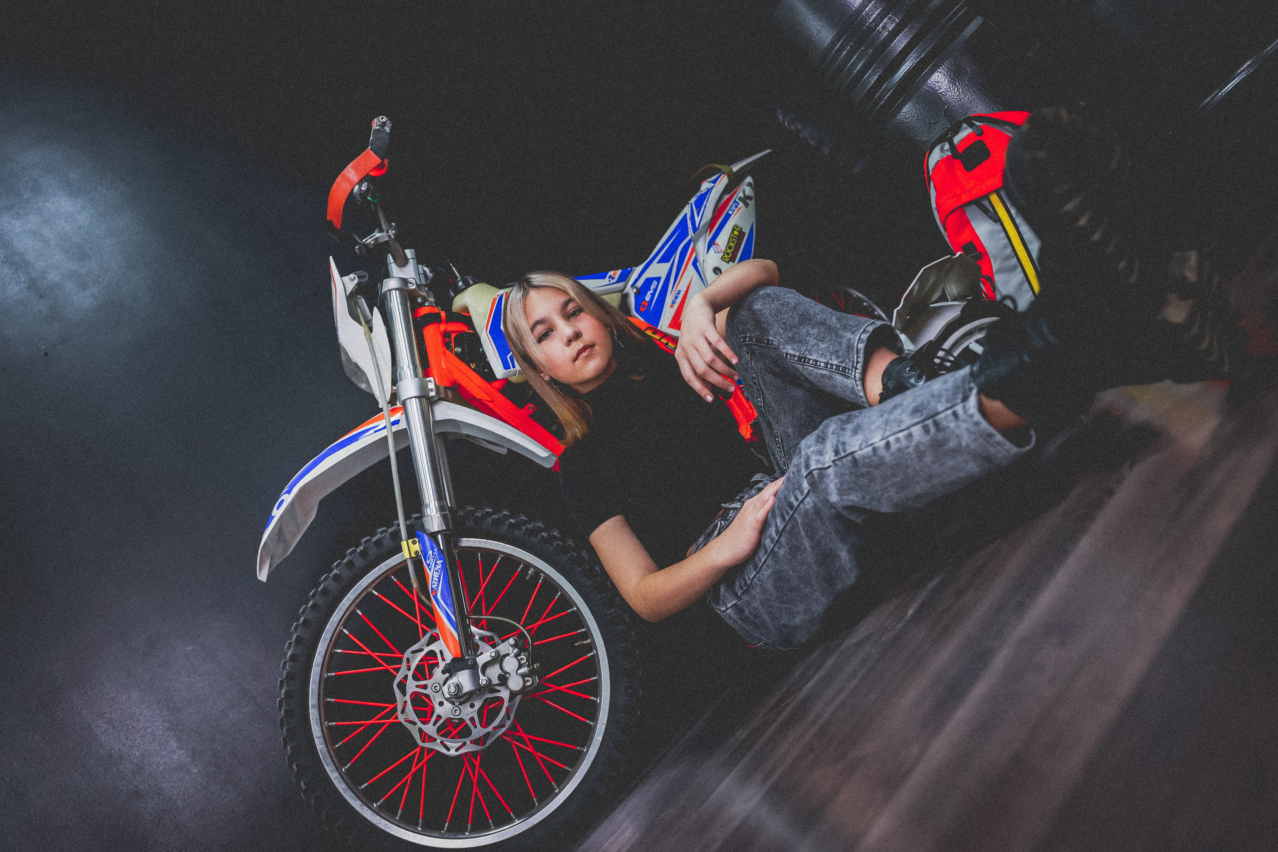 Студийная фотосессия с мотоциклом