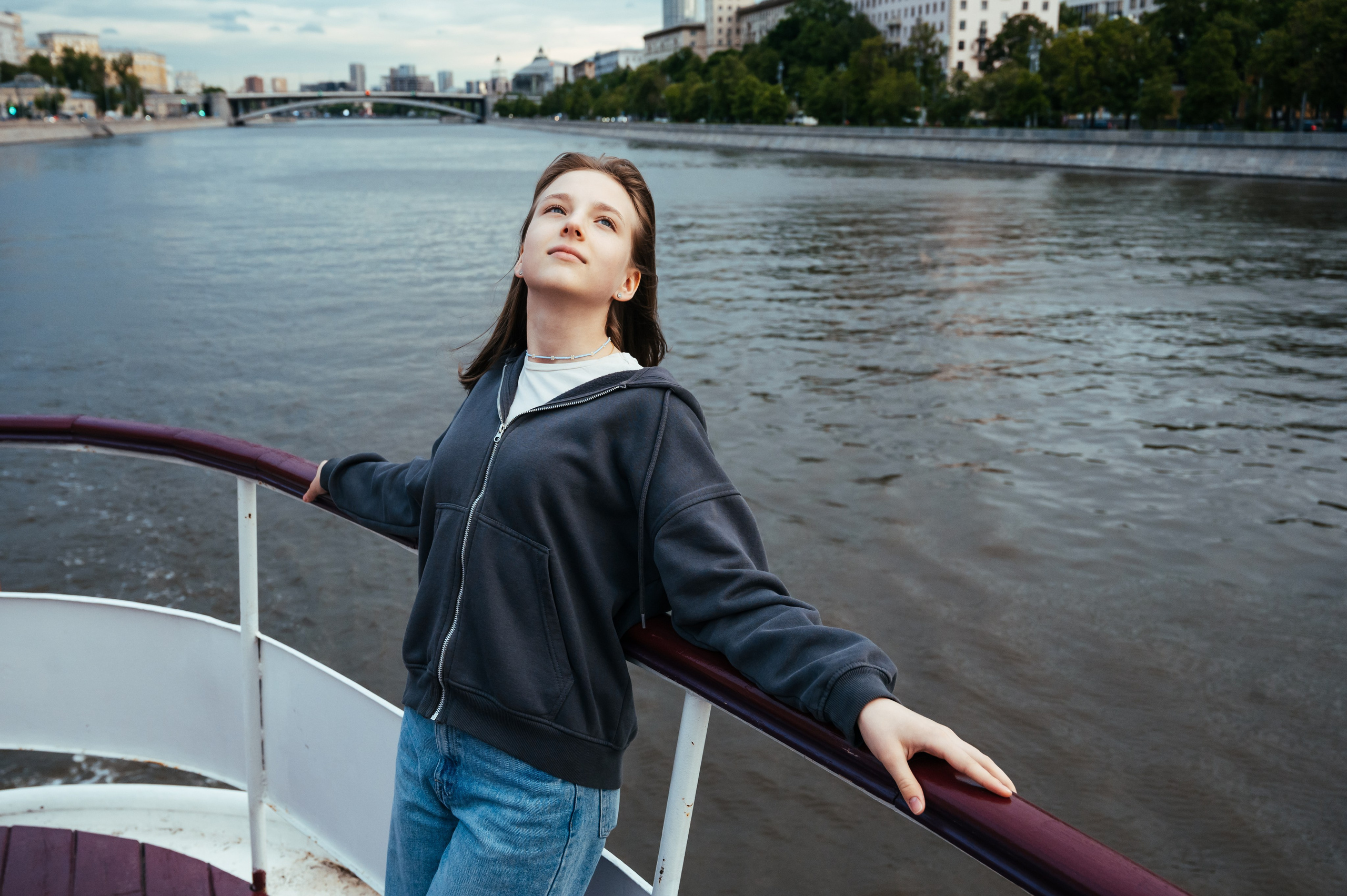 Последний звонок. Анастасия Петрович фотограф, фотокорреспондент в Москве и Санкт-Петербурге. Фотосъёмка репортажа, мероприятия, корпоративная съёмка, контент