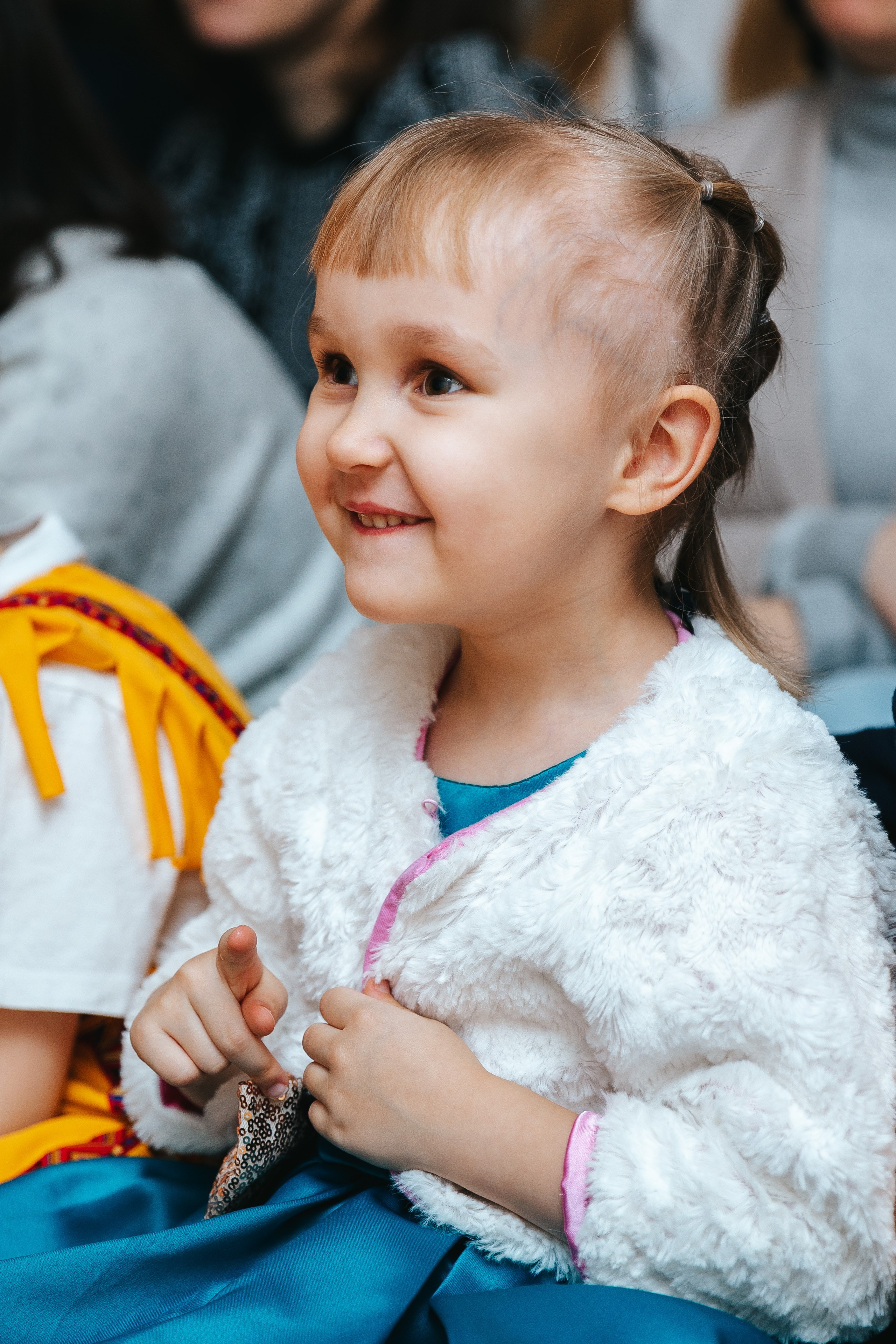 Новогодний утренник в Монтессори-садике. Семейный lifestyle фотограф в Санкт-Петербурге Людмила Пахомова