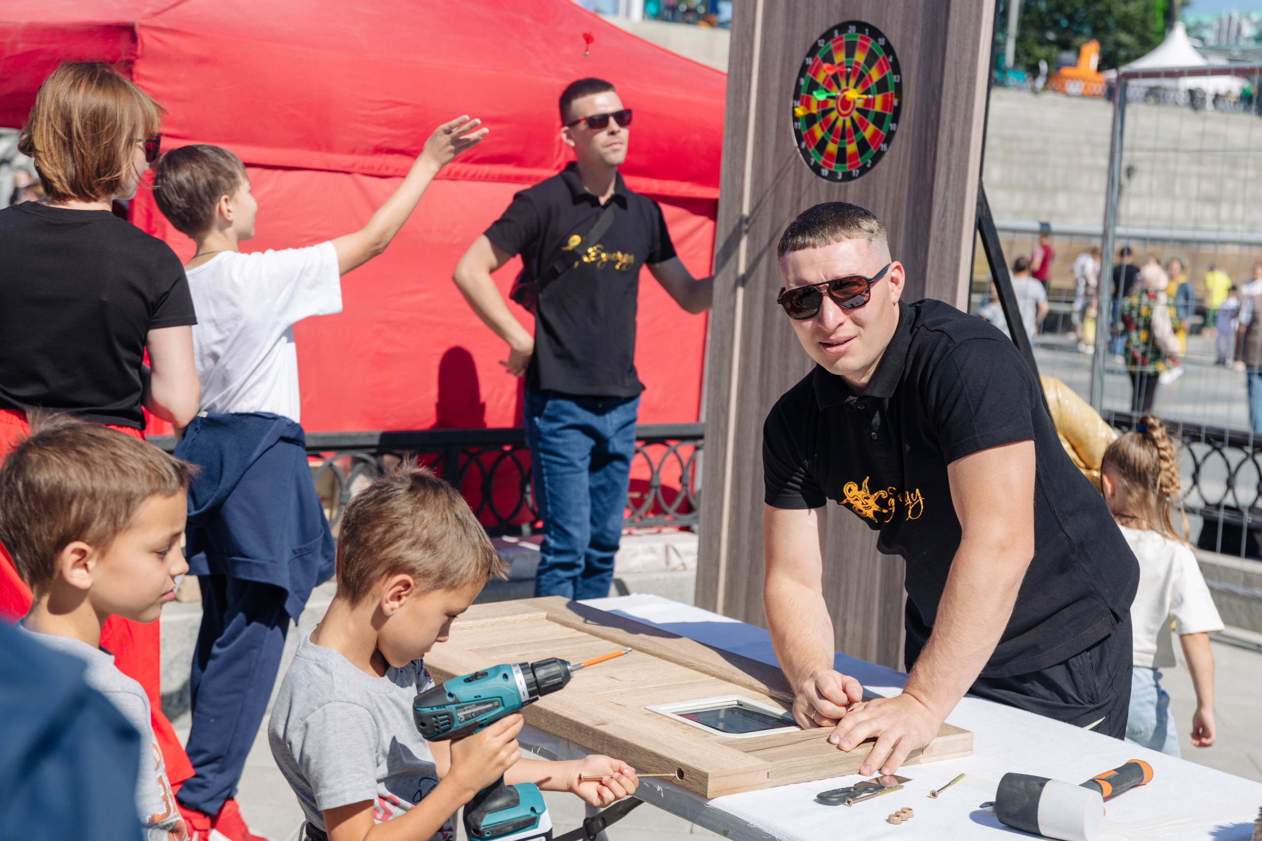 Фоторепортаж с Дня Строителя для Синержи-Дорс. Фотостудия «Стрекоза»