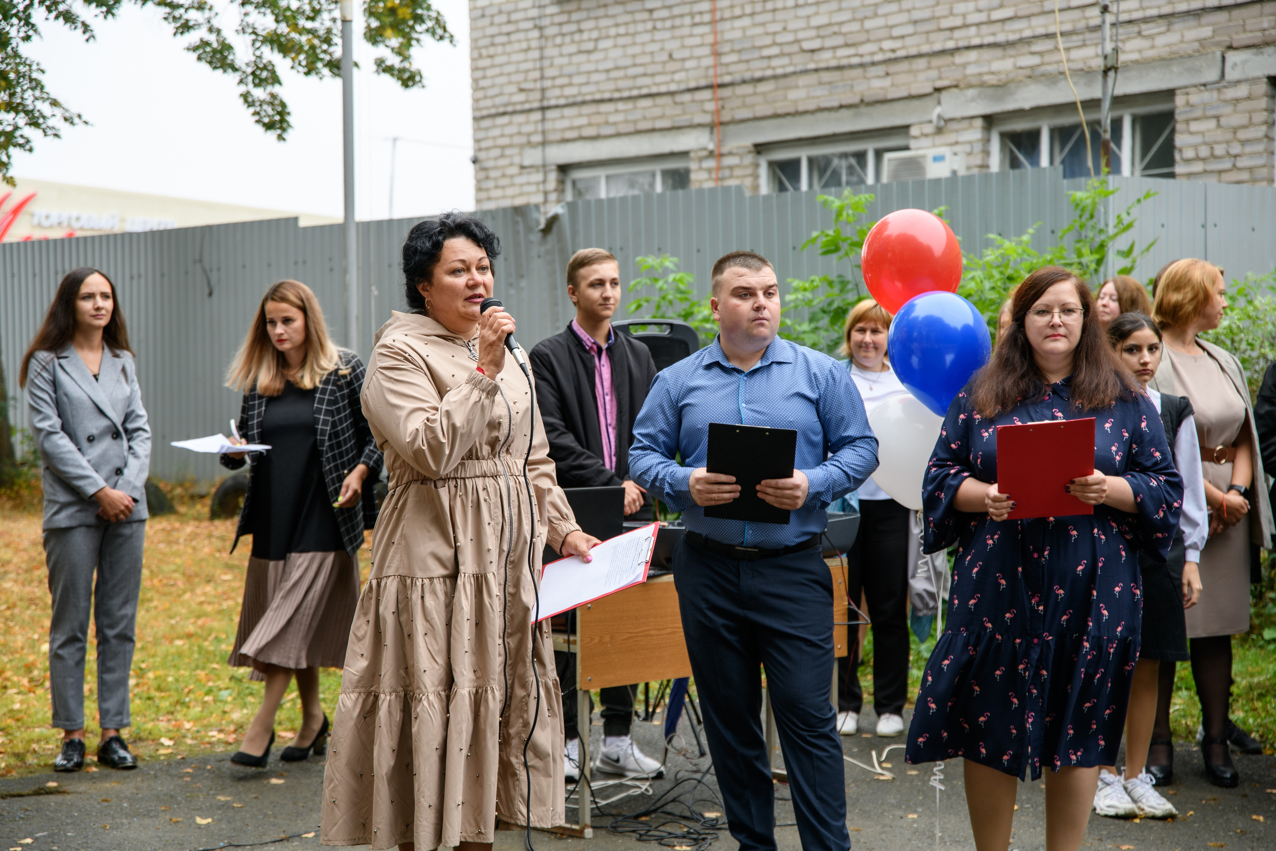 Линейка 1 сентября. Фотостудия «Стрекоза»