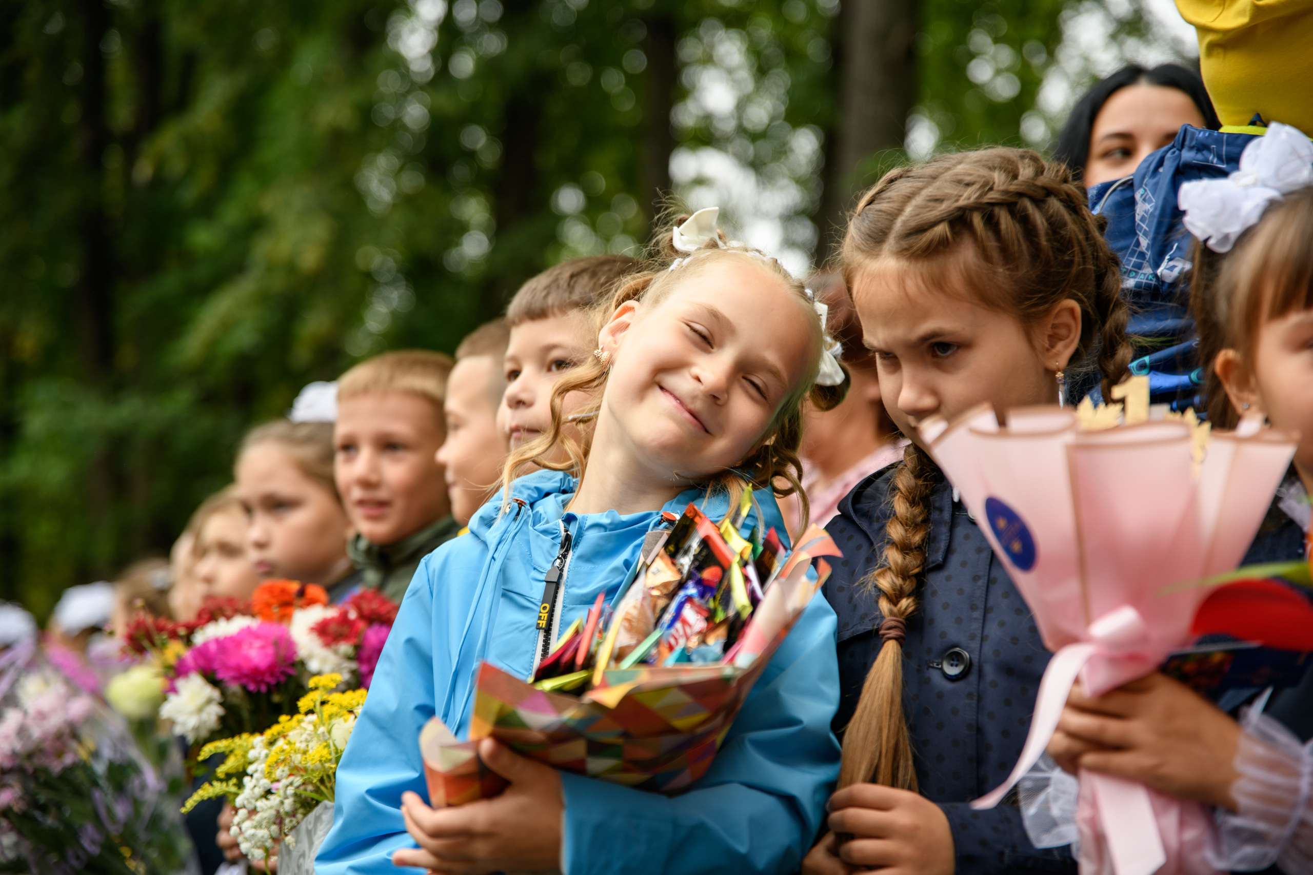 Линейка 1 сентября. Фотостудия «Стрекоза»