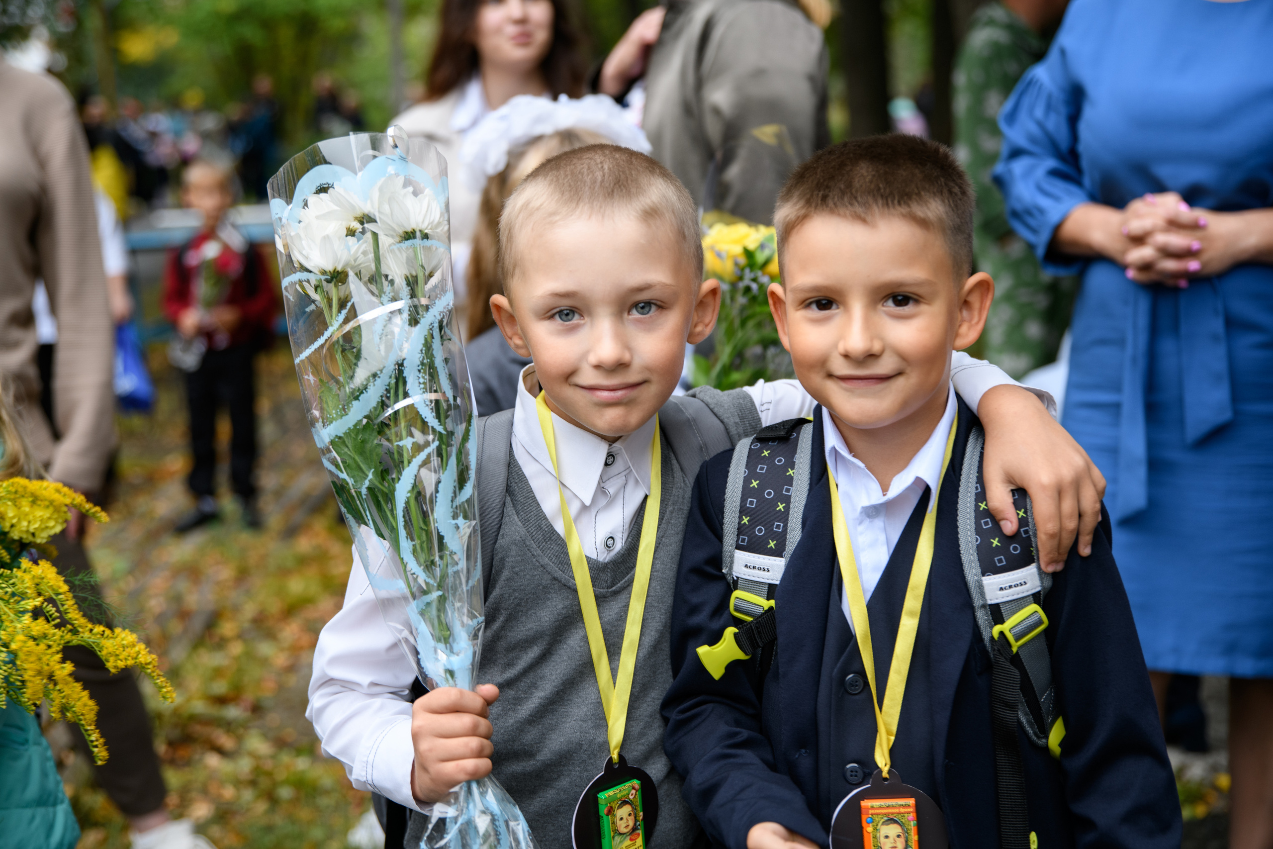 Линейка 1 сентября. Фотостудия «Стрекоза»