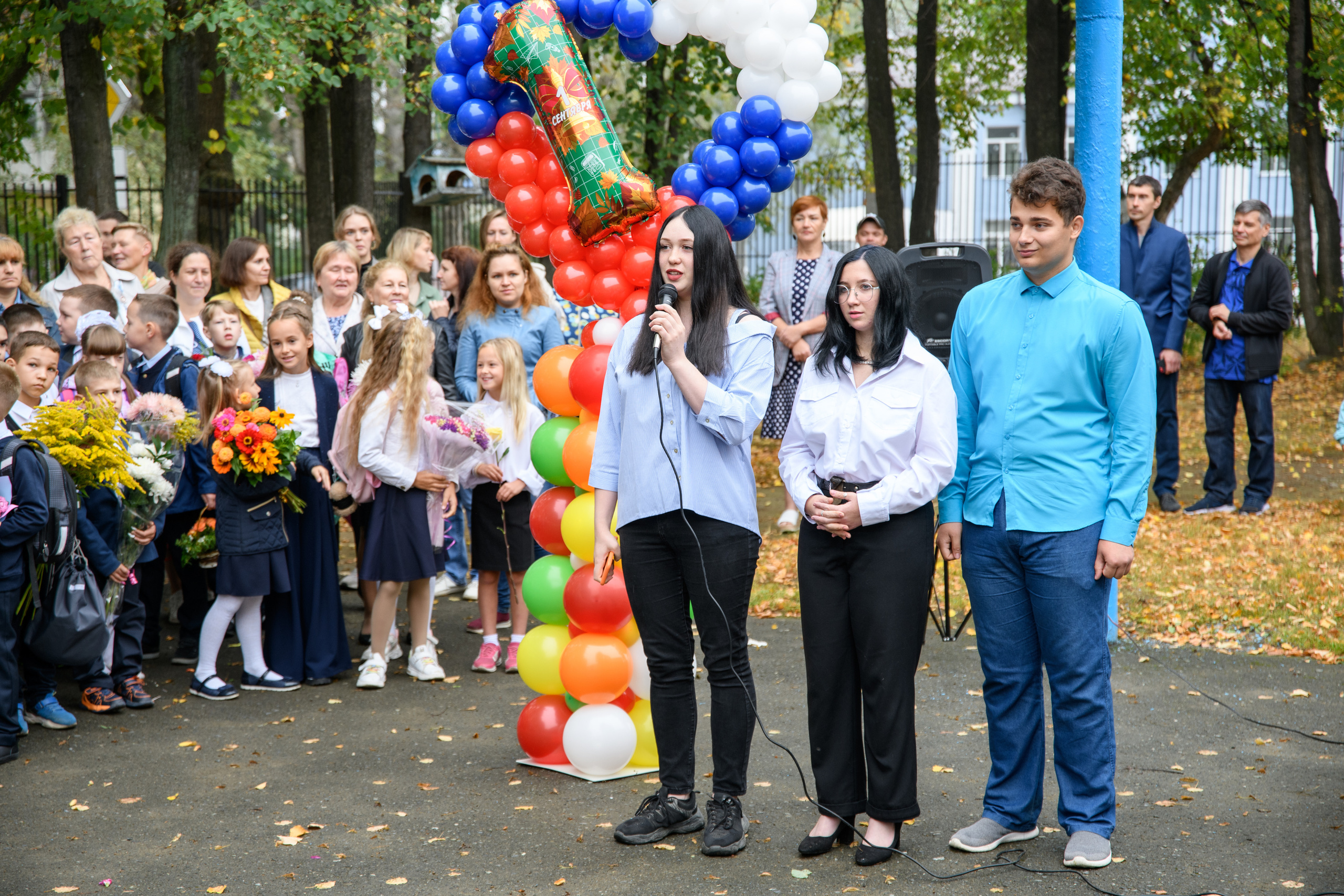 Линейка 1 сентября. Фотостудия «Стрекоза»