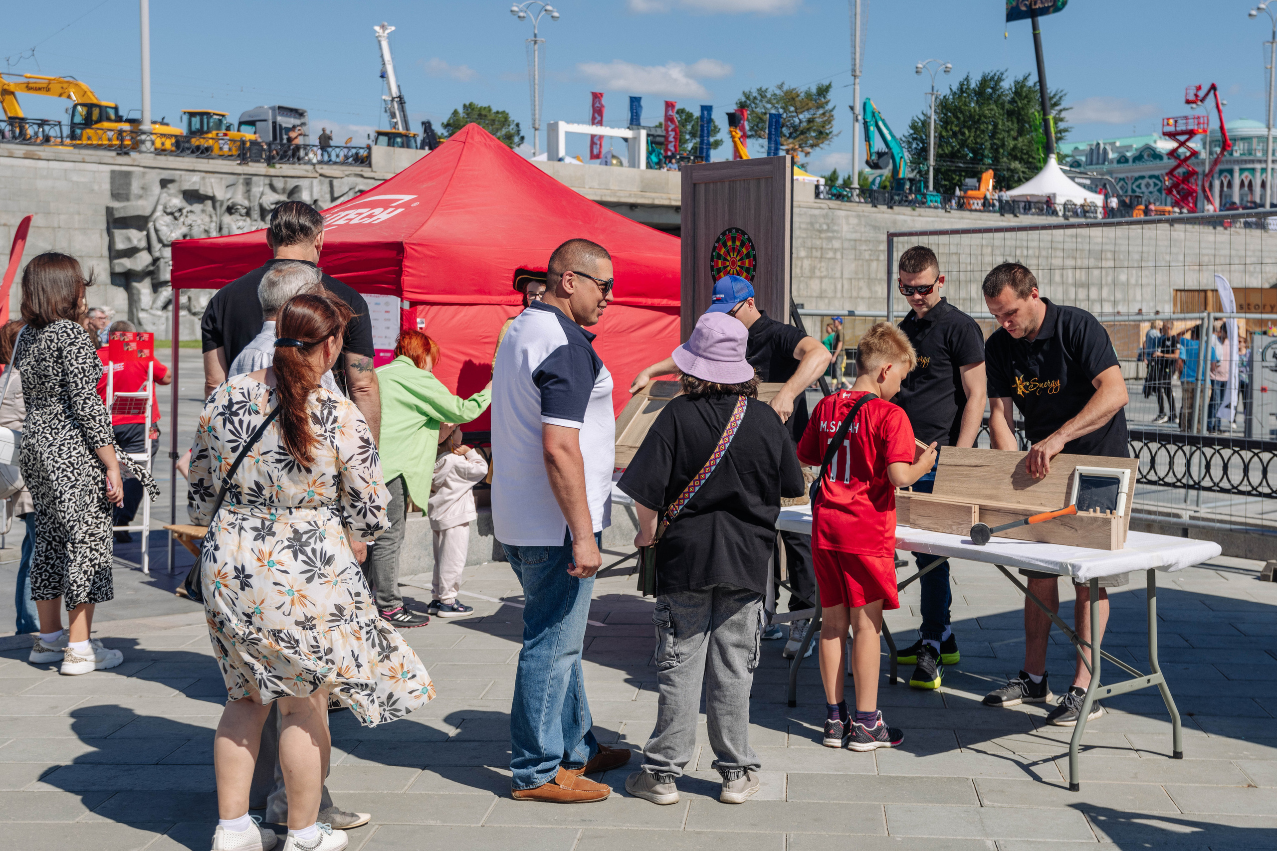 Фоторепортаж с Дня Строителя для Синержи-Дорс. Фотостудия «Стрекоза»