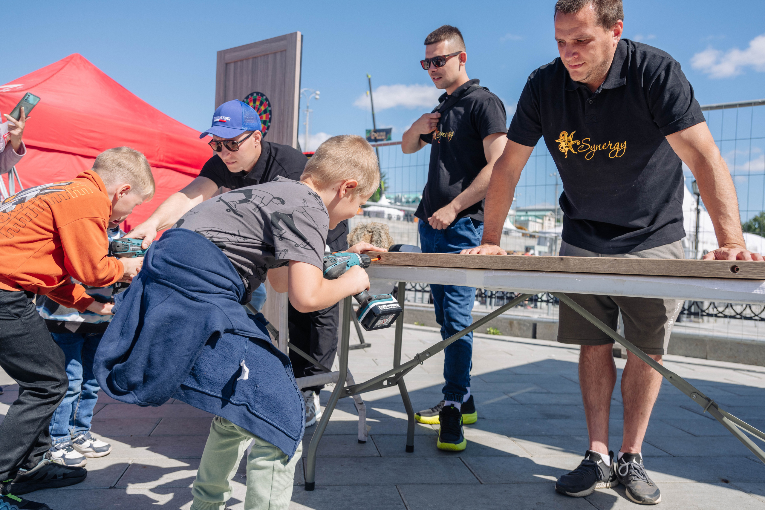 Фоторепортаж с Дня Строителя для Синержи-Дорс. Фотостудия «Стрекоза»