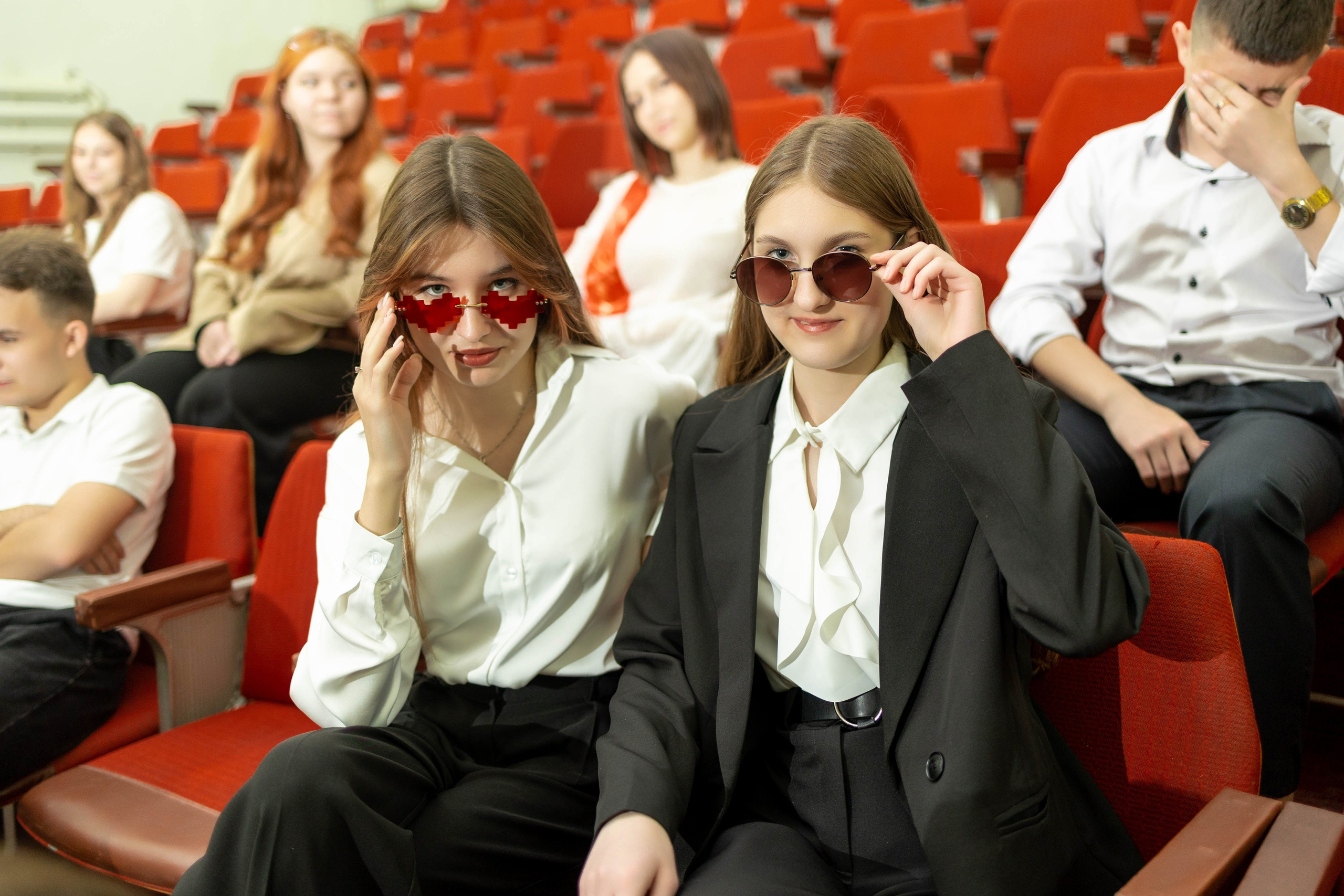 Гимназия «Интеллект». Фотограф Донецк. Горловка. ДНР. Севастополь