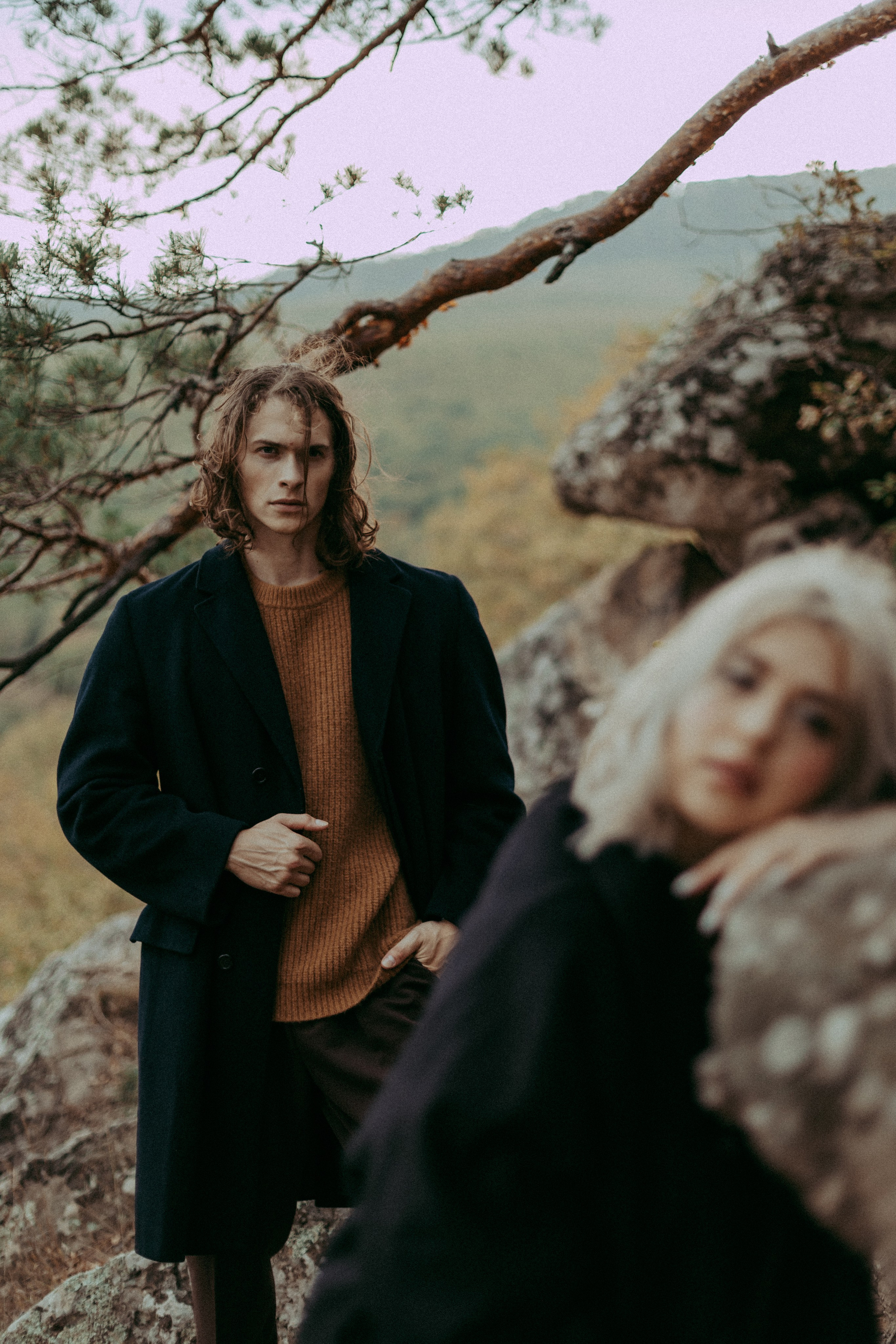 Свадебная фотосессия под ключ. Трогательные фото молодоженов, гостей, декора. Естественная съемка на природе, в зале, в городе. Услуги фотографа для уютных, стильных и эмоциональных свадеб.