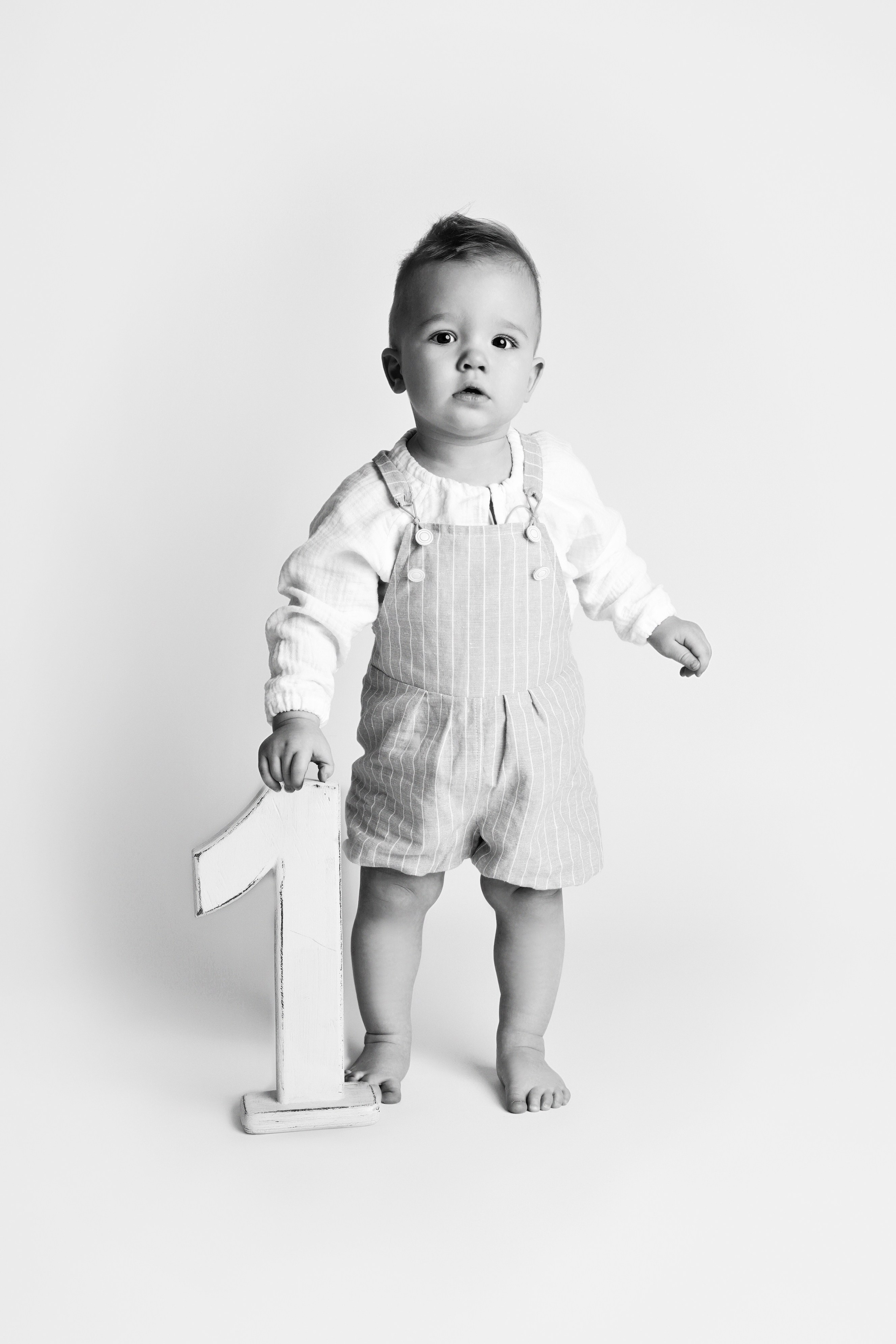 ФОТОСЕССИЯ ПЕРВОГО ГОДИКА для мальчика в стиле МИНИМАЛИЗМ. Фотограф новорожденных беременных в Тюмени Ткачук Татьяна