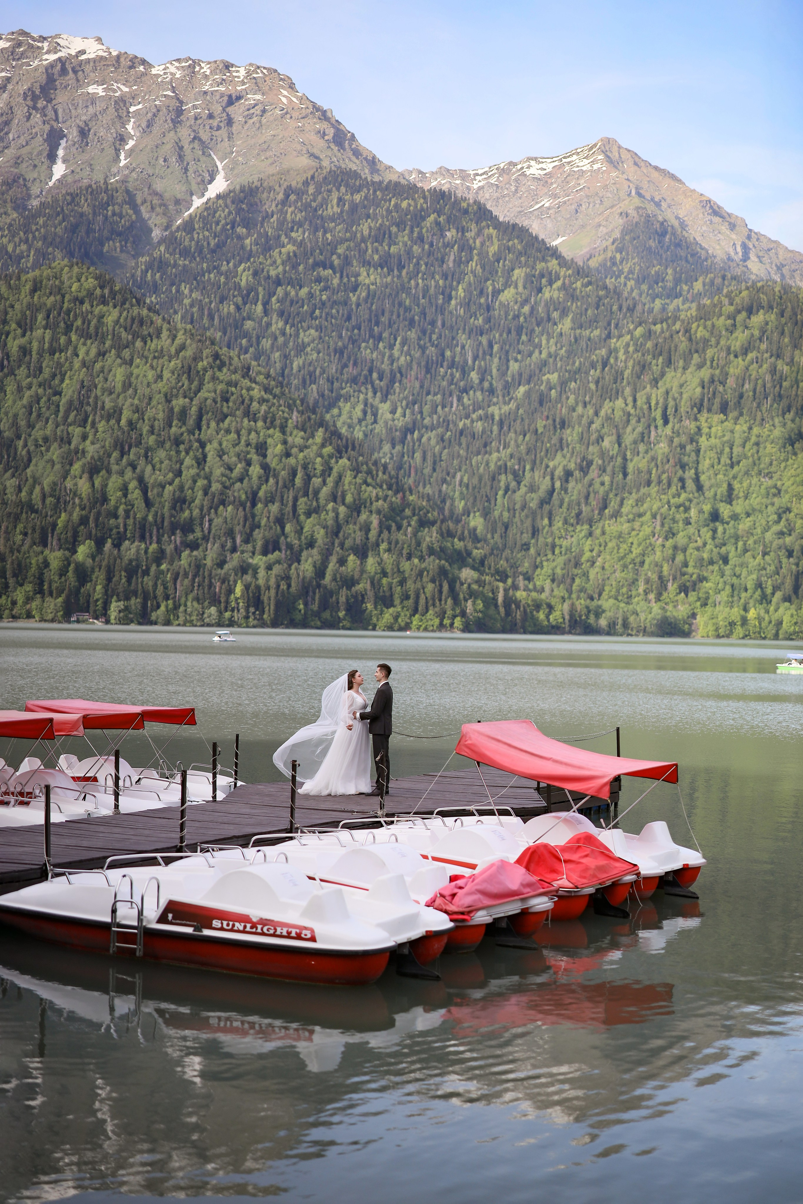 свадьба на озере Рица