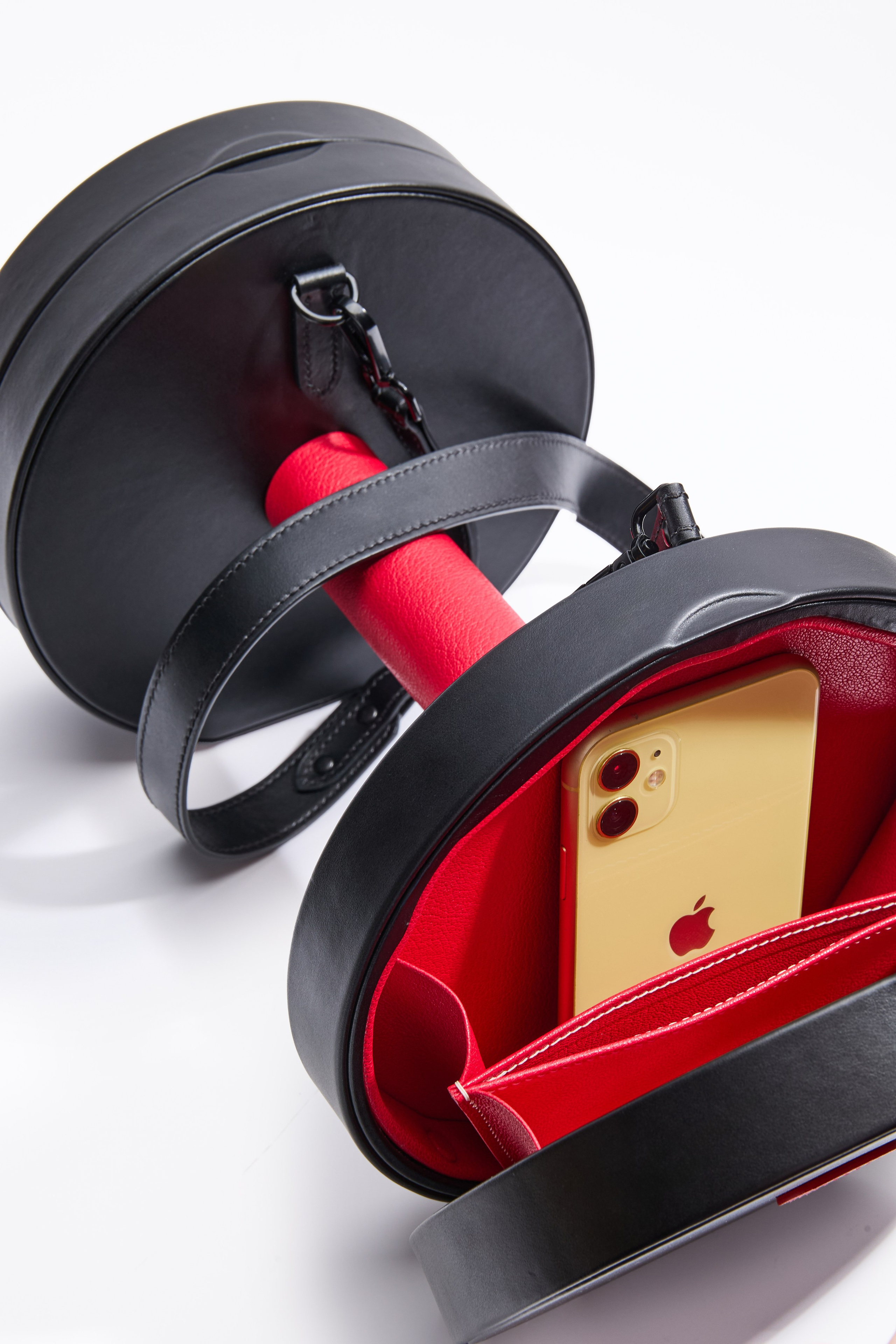 Сумка DUMBBELL BAG. Частный мастер — дизайнер по созданию аксессуаров из кожи Олег Шарыгин