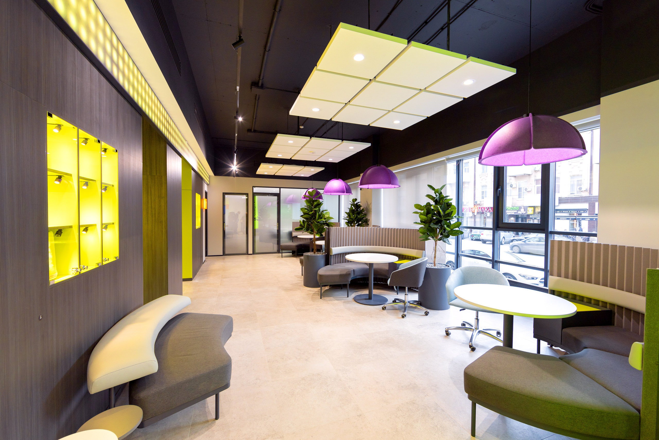 Офис банка ОТП. Фотограф Михаил Белозеров