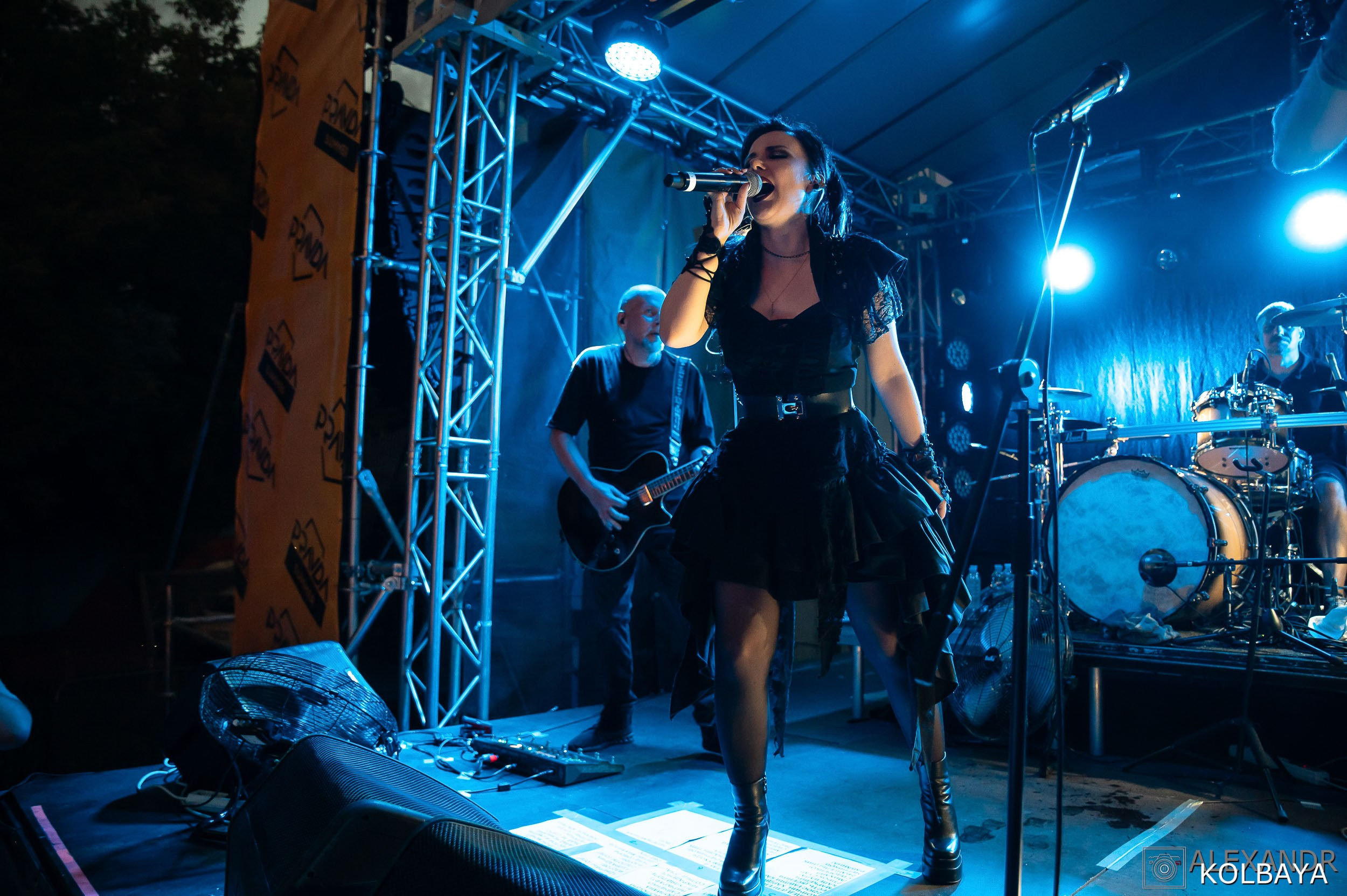 Фоторепортаж с мэшап концерта группы Черный Обелиск 4 июля 2024 года. Концертный и театральный репортажный фотограф в Москве Александр Колбая