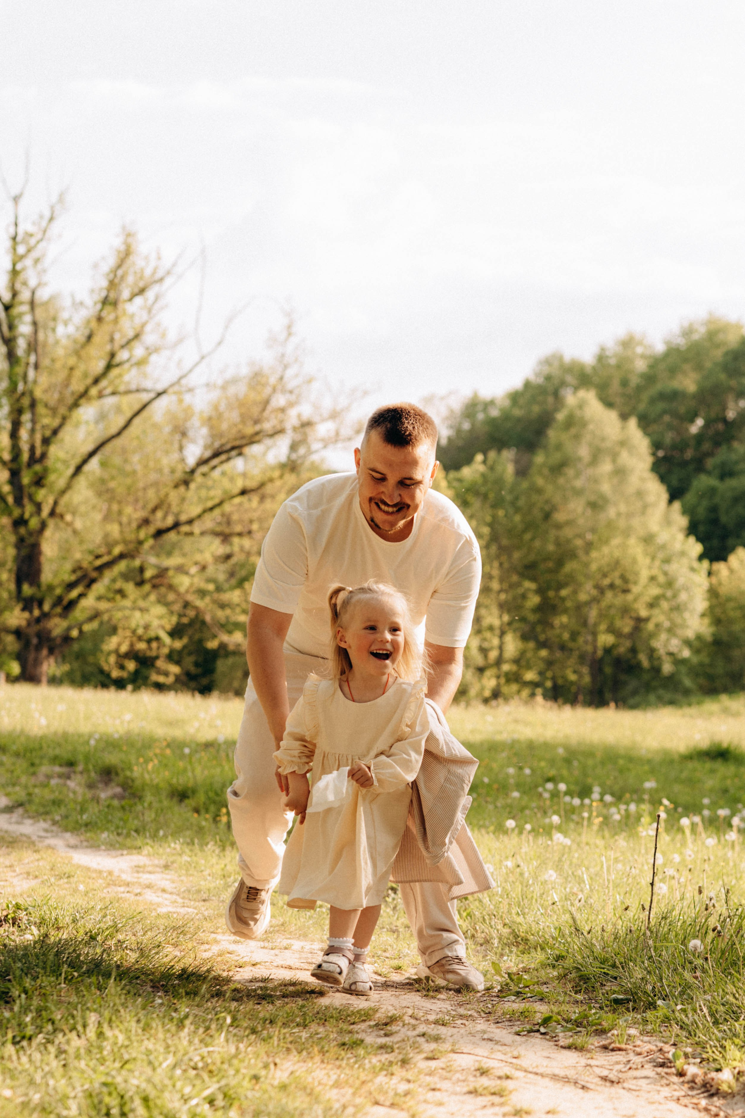 Прогулка Данилы, Алёны и Арины. Свадебный и семейный фотограф в Калуге Анна Киреева
