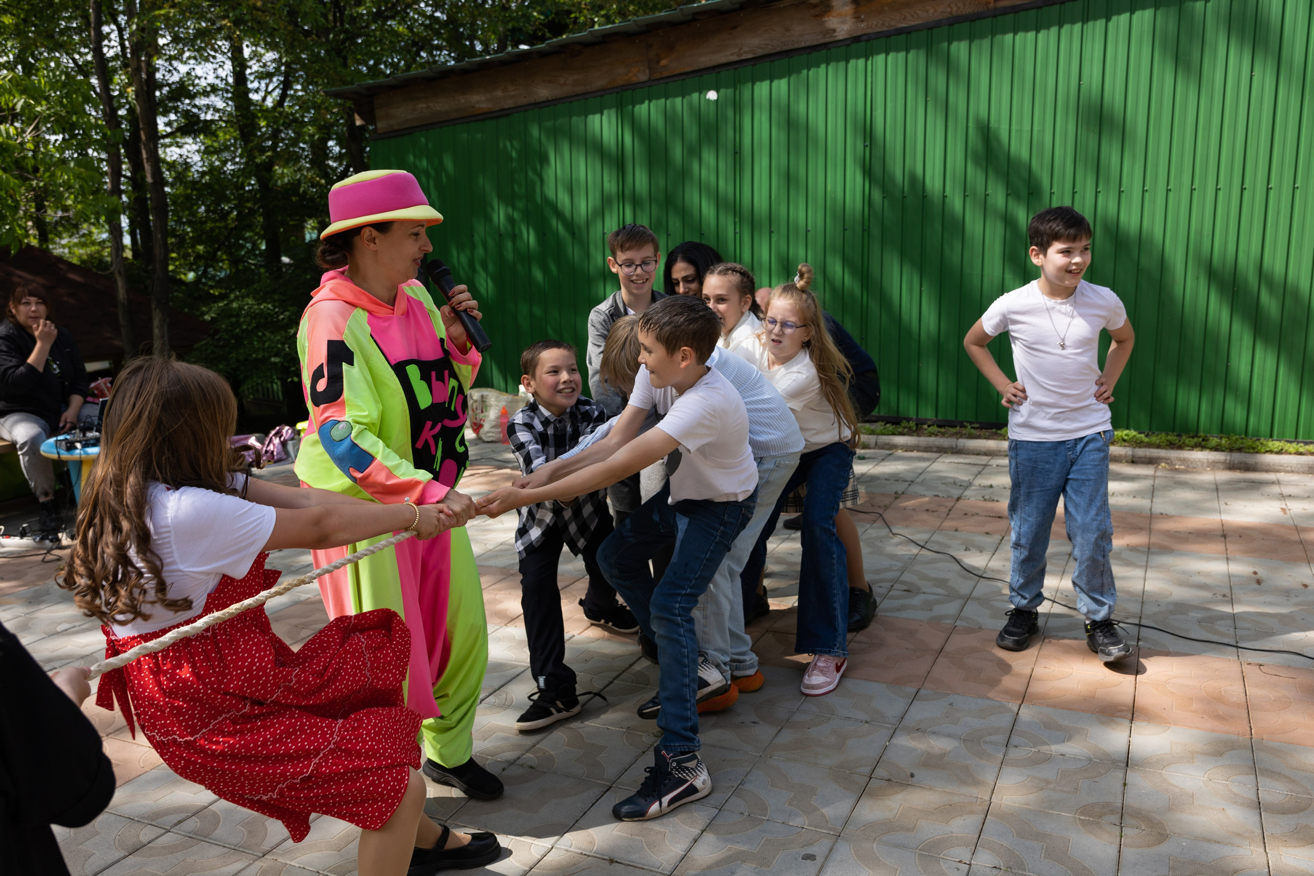 Выпускной 4 класса на территории кафе Веранда. Выпускные альбомы во Владивостоке