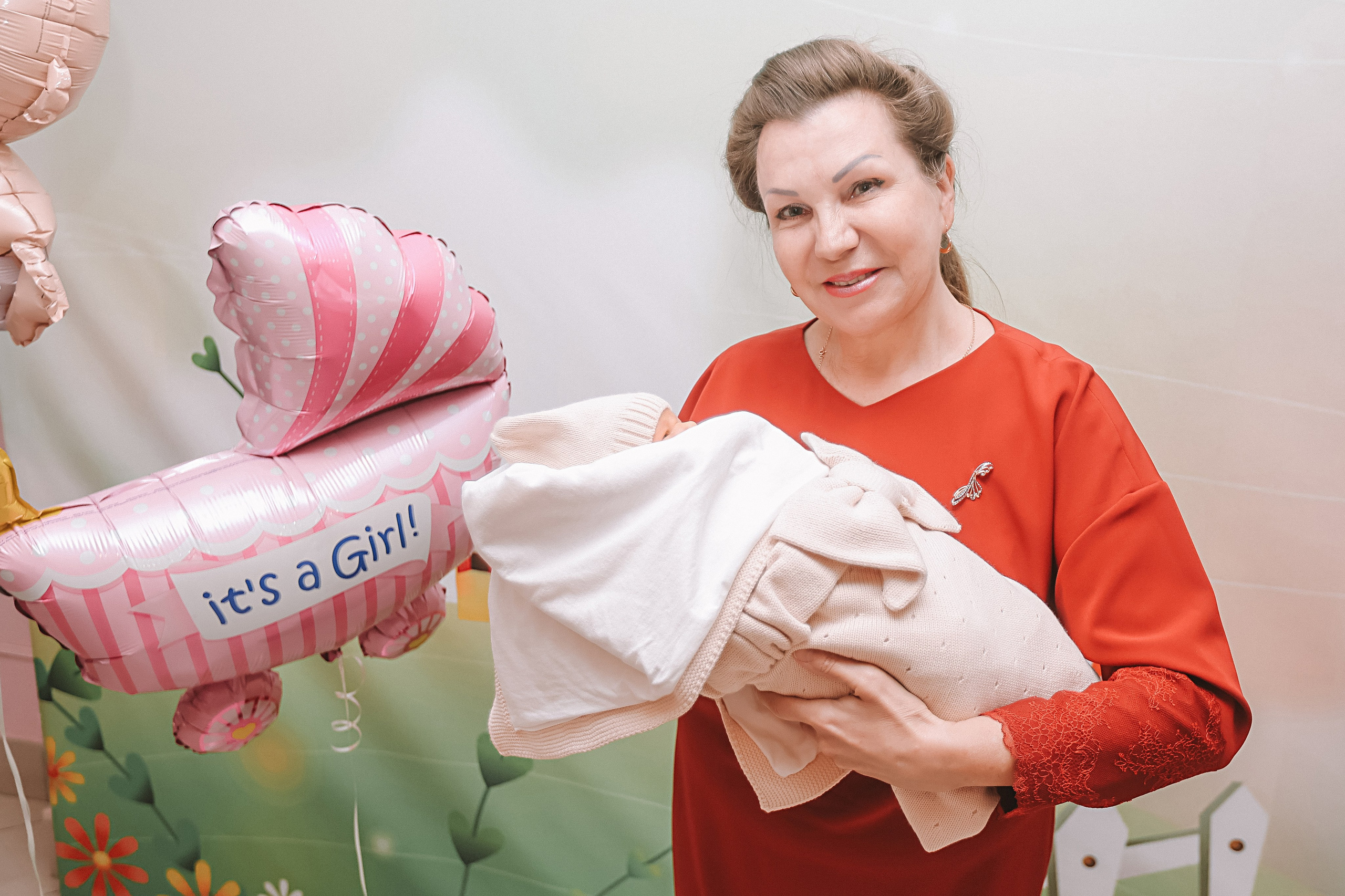 Выписка палата+внизу ПЦЭ. Семейный фотограф Тюмень, фотограф на роды Салмина Мария