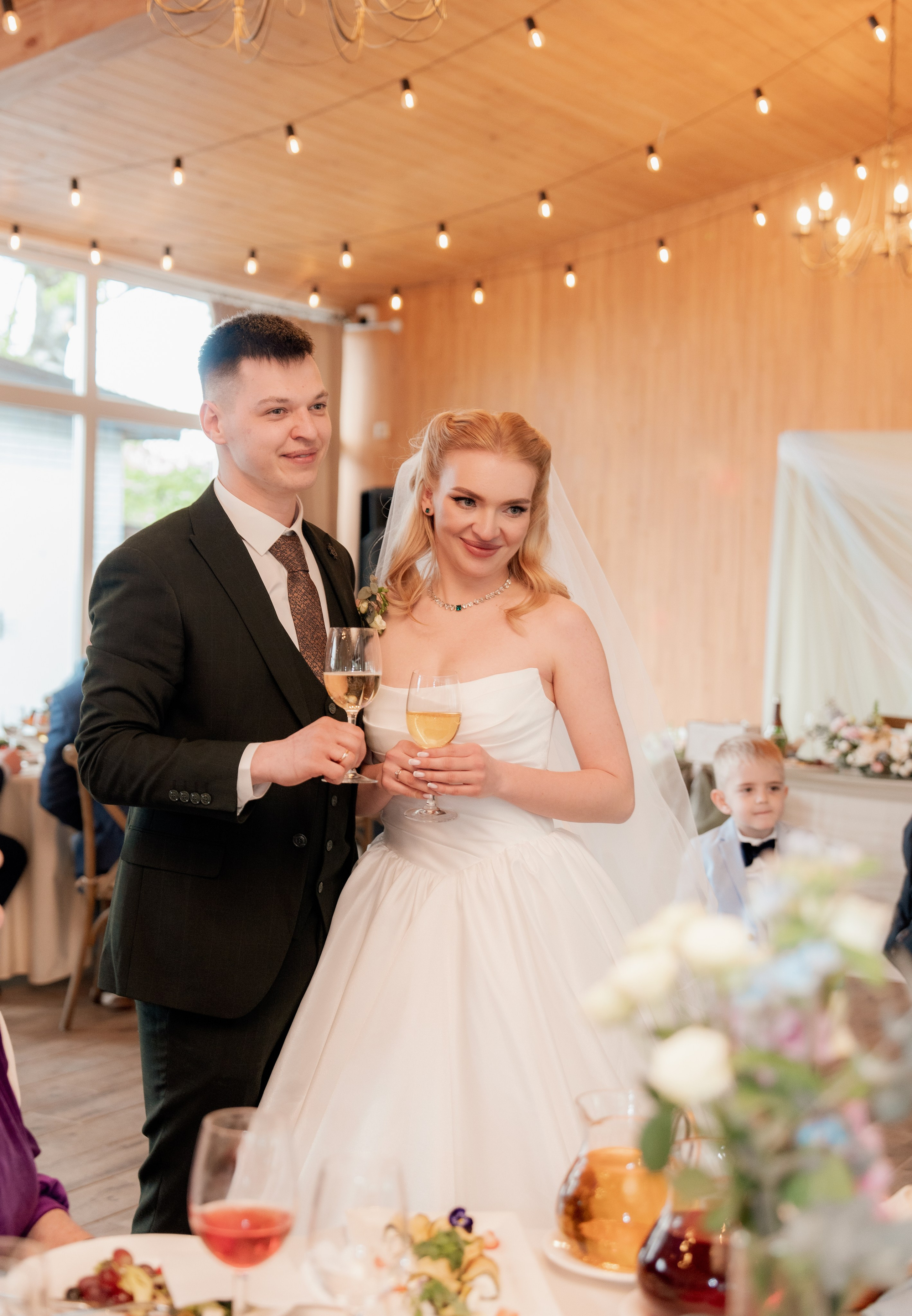 Алиса и Влад. Полный свадебный день (утро, усадьба, прогулка, выездная регистрация, банкет). Дата съемки 26.04.2025. Свадебный фотограф Москва