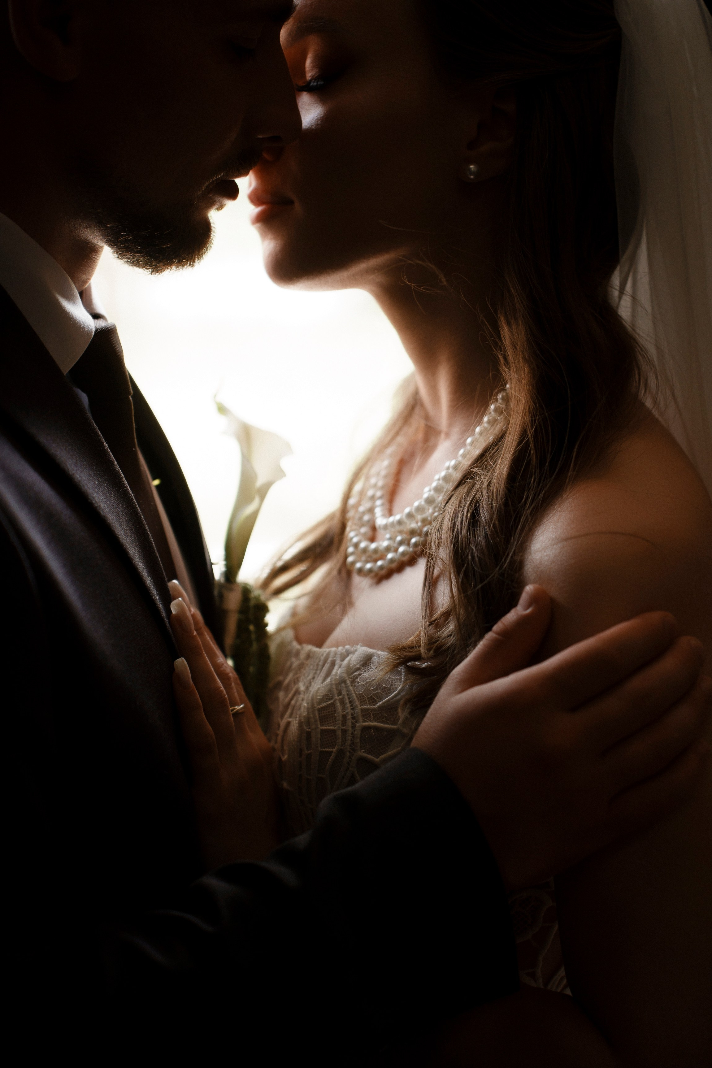 "Свадебная фотосессия в Пензе: Жених и невеста в художественном училище".