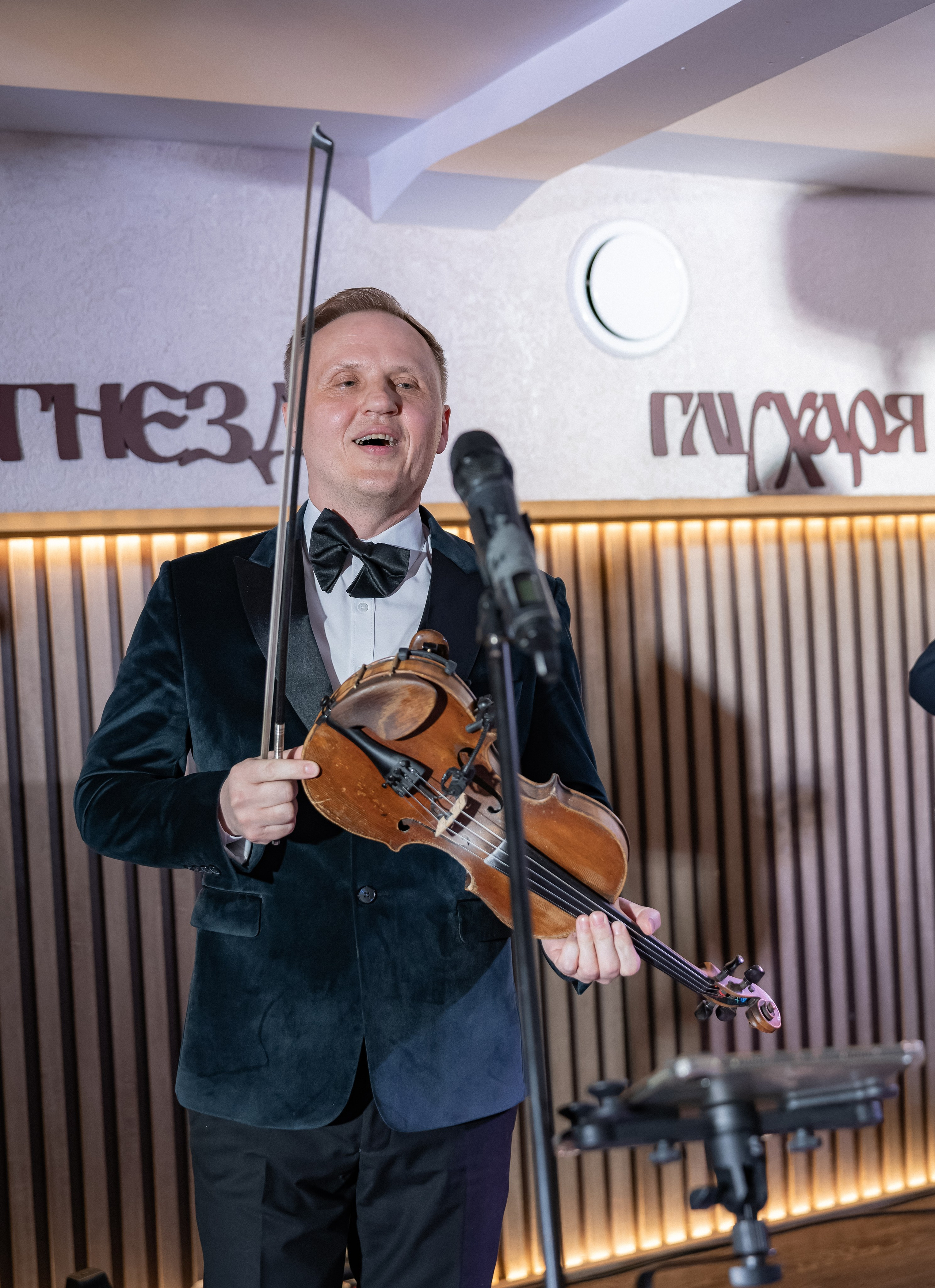 Концерт в баре «Гнездо глухаря». Фотограф в Москве