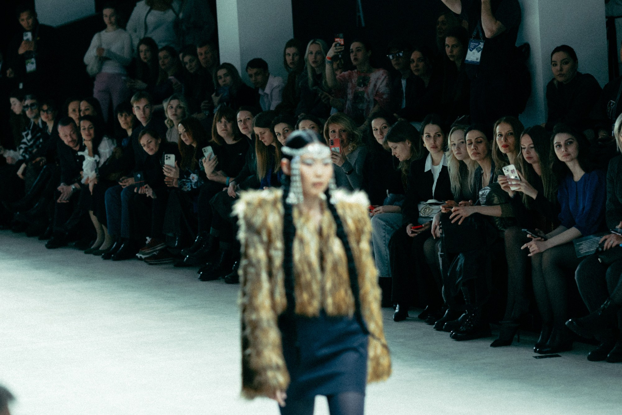 Где мода снимает маски. Backstage недели моды в Москве. Татьяна Фомичева. Репортажный и светский фотограф в Москве