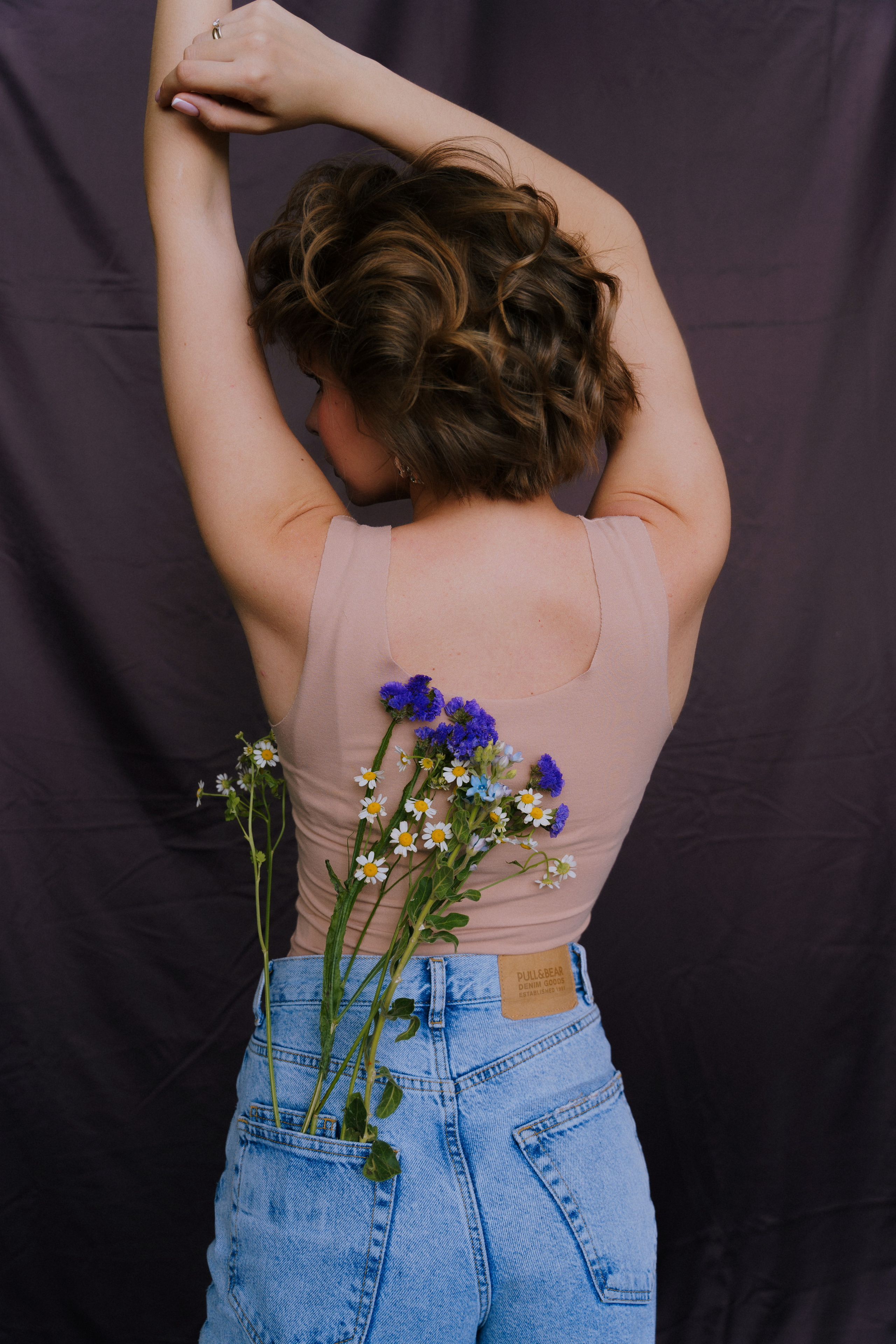 Портретная фотосессия с цветами в Архангельске