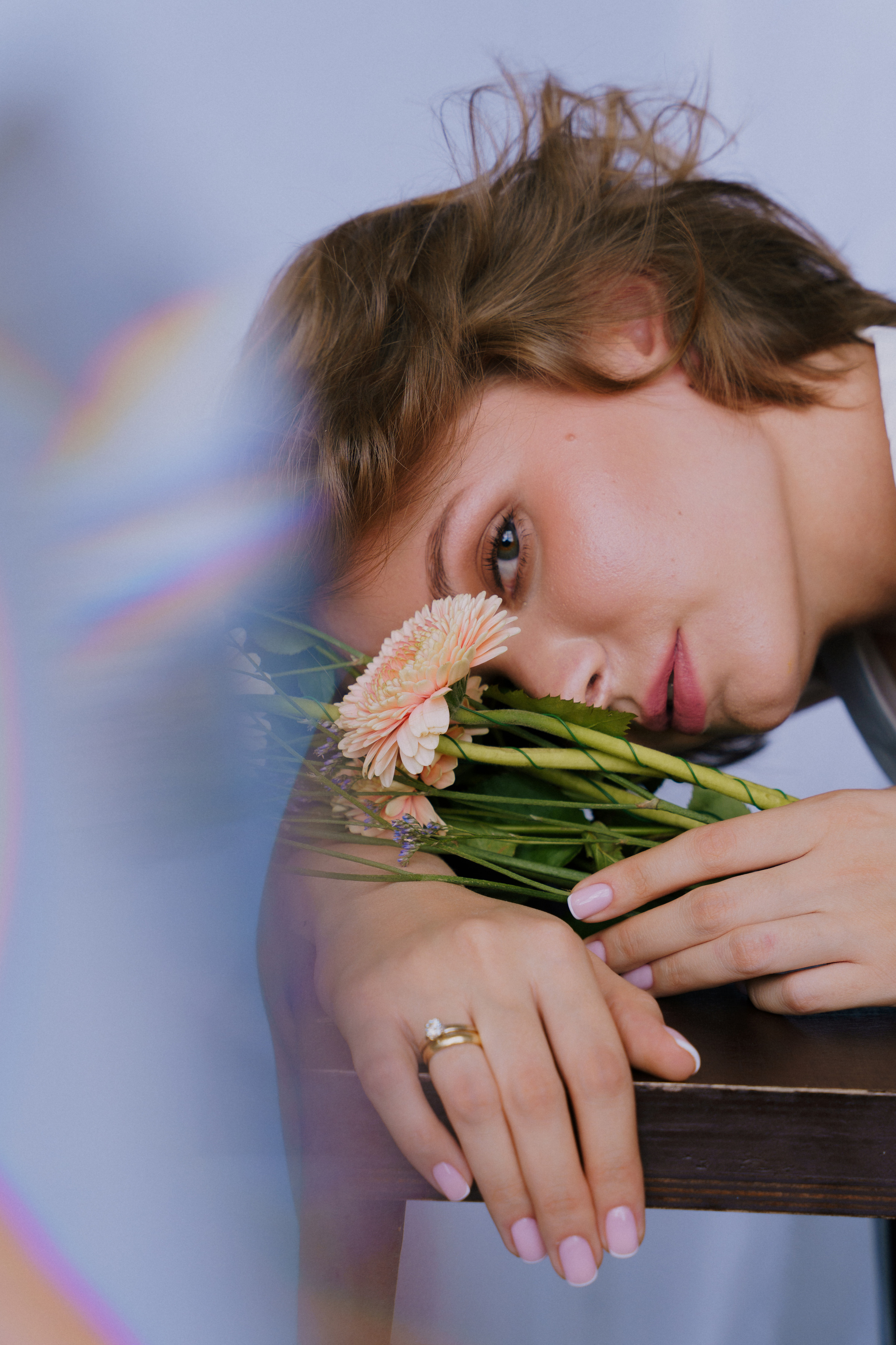 Портретная фотосессия с цветами в Архангельске