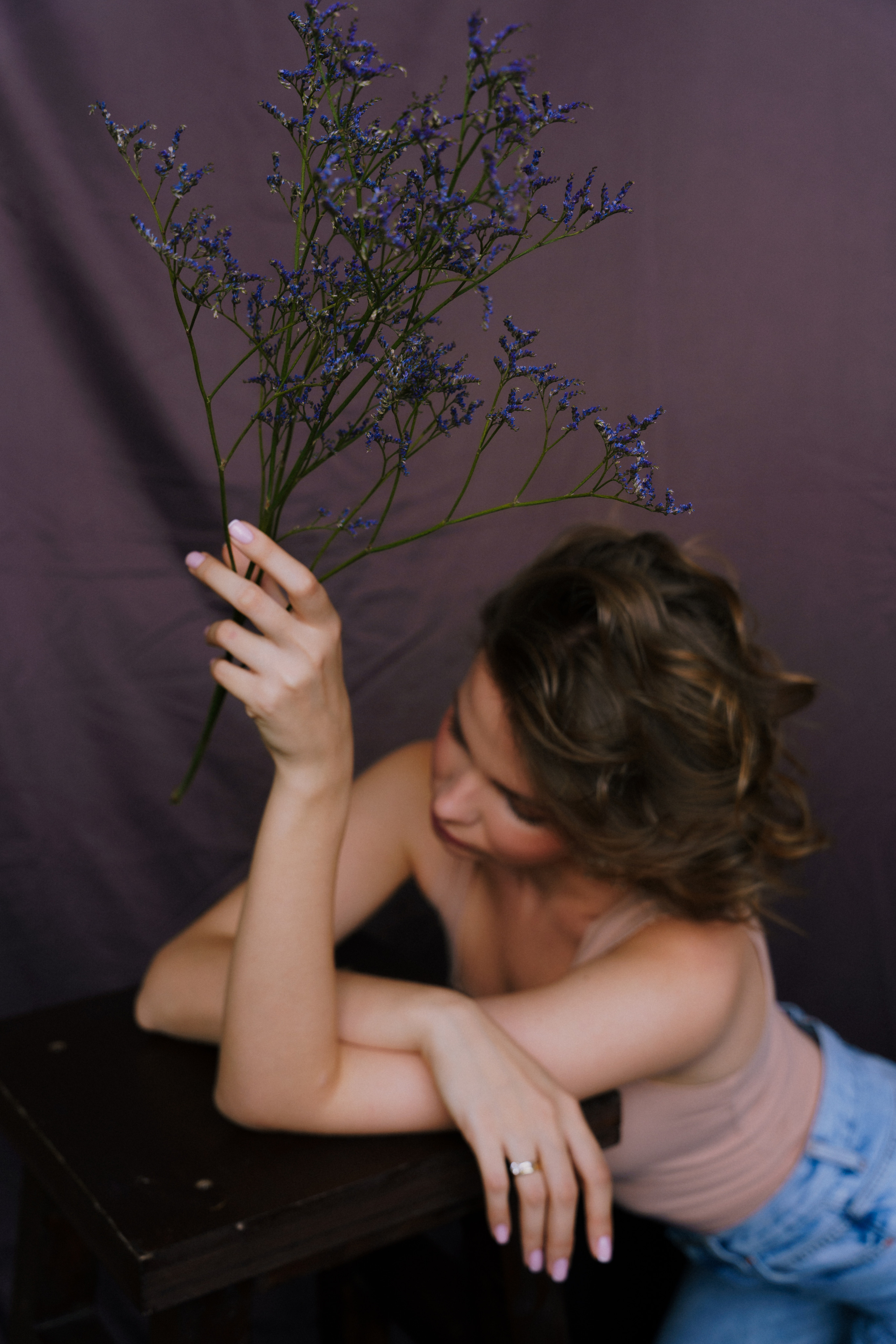 Портретная фотосессия с цветами в Архангельске