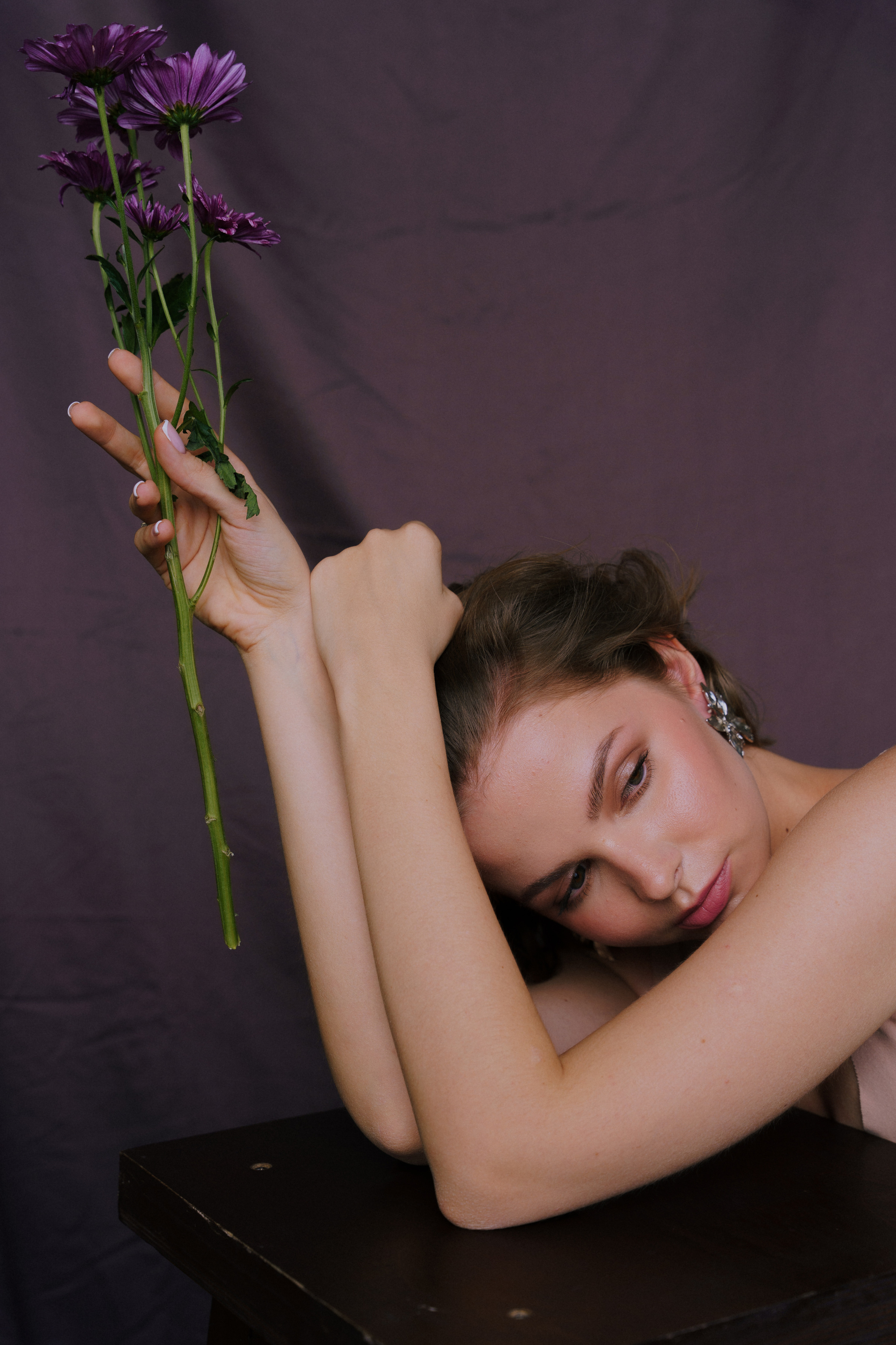 Портретная фотосессия с цветами в Архангельске