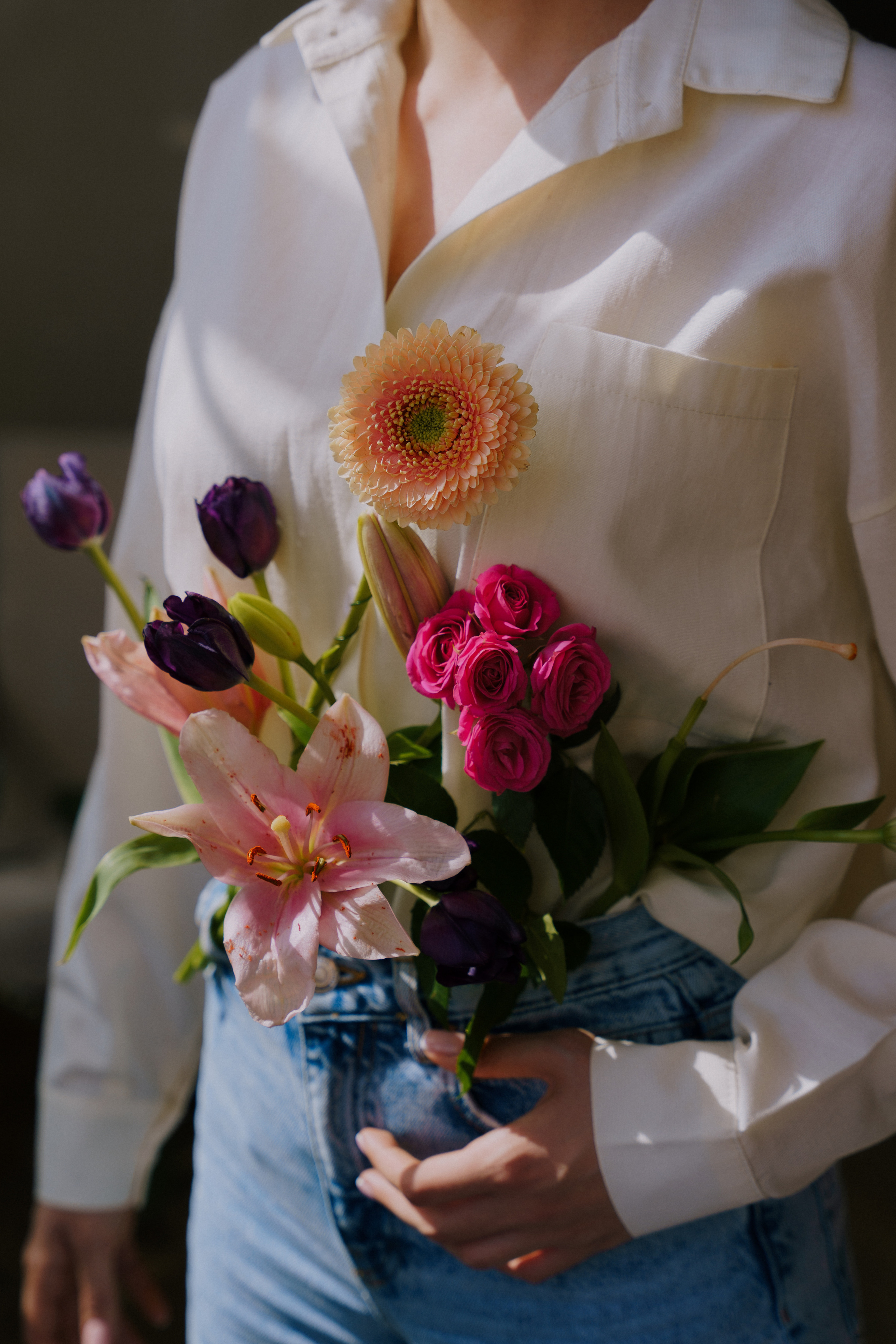 Портретная фотосессия с цветами в Архангельске