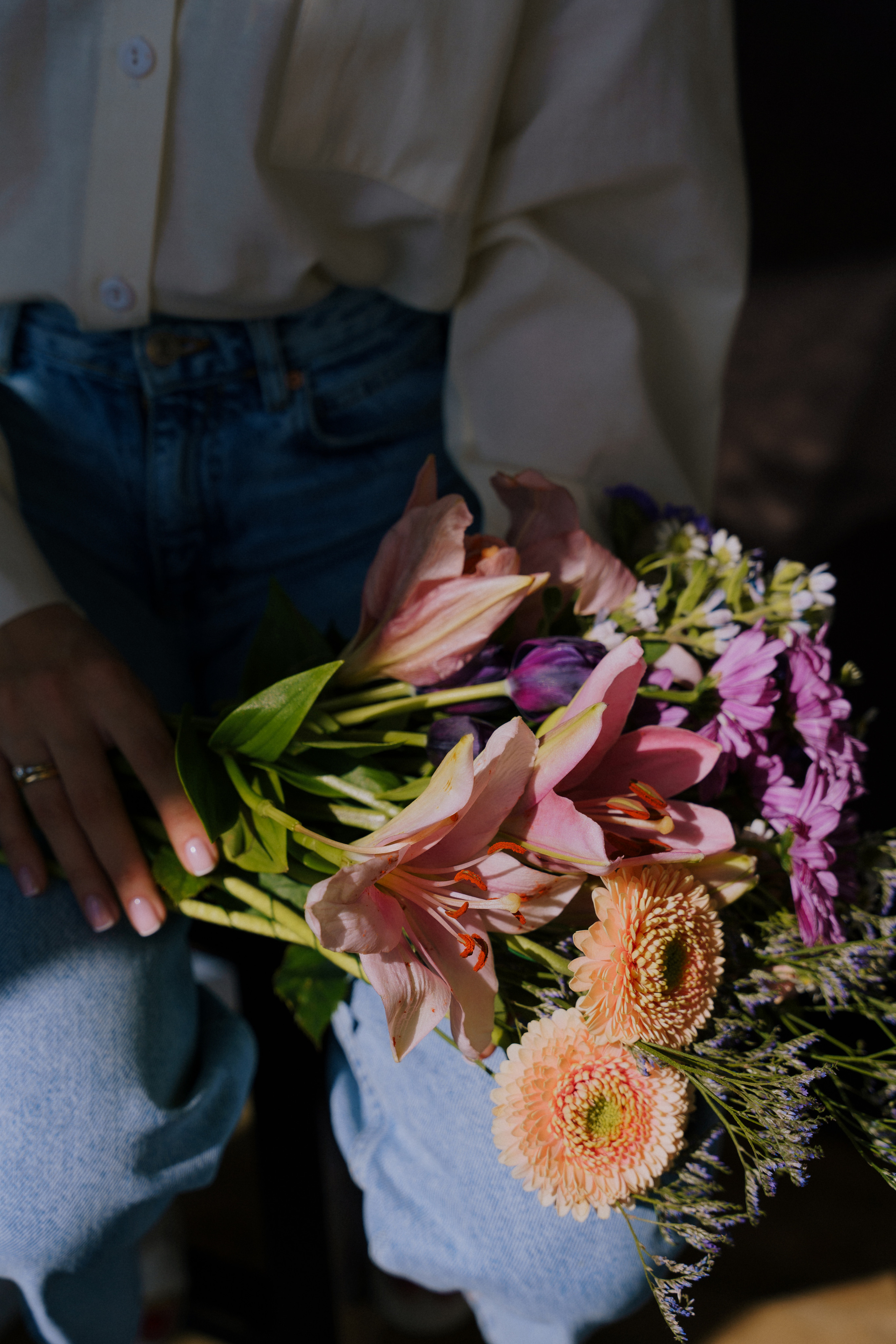 Портретная фотосессия с цветами в Архангельске